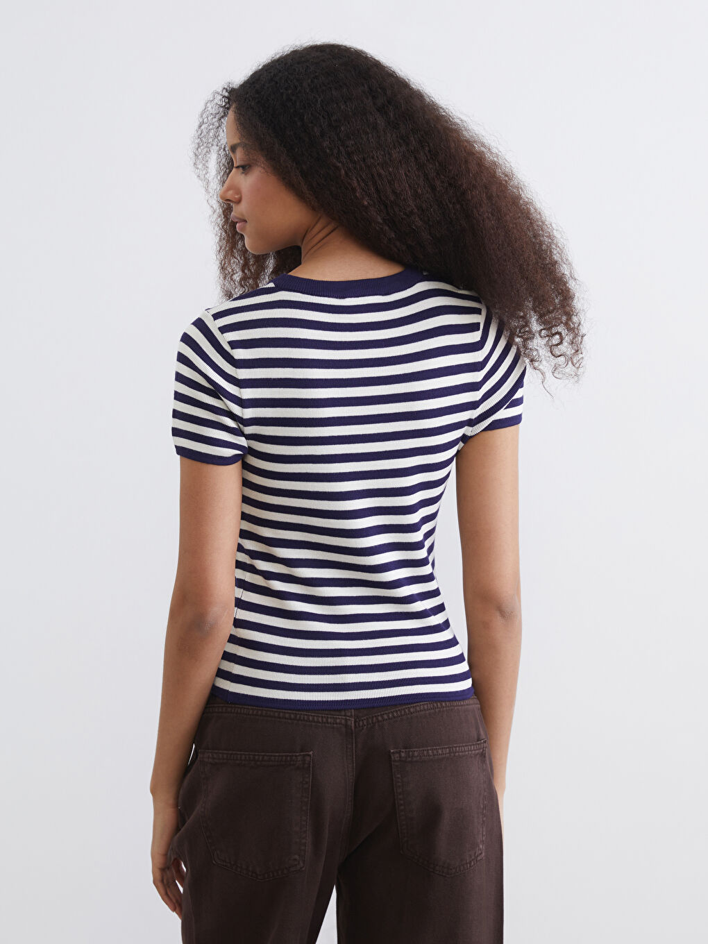 سترة تريكو مخططة بكول مدور نساء-3