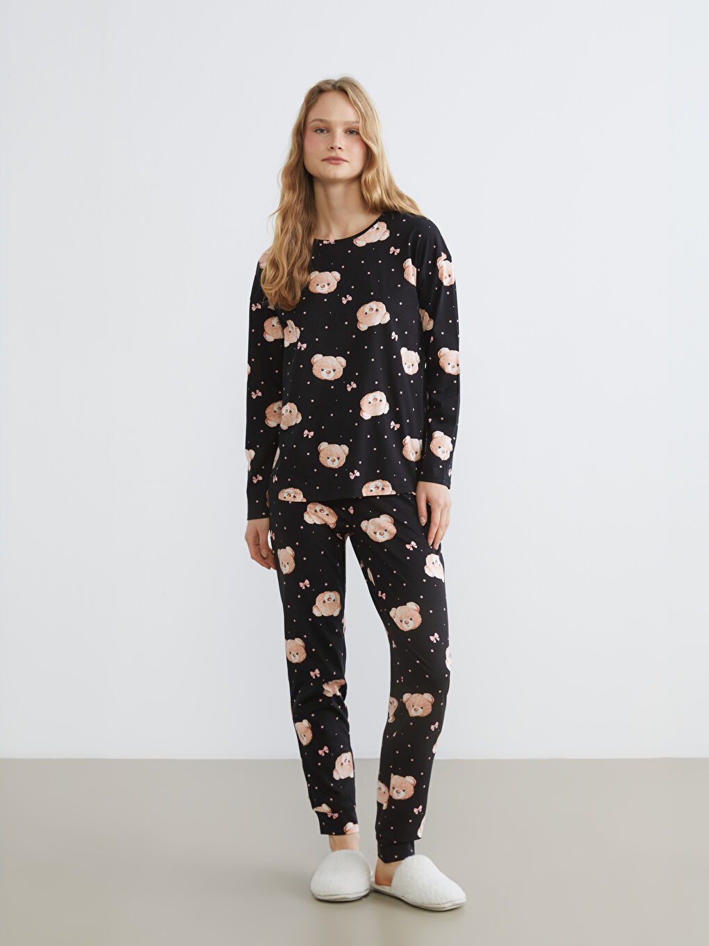 Siyah Bisiklet Yaka Ayı Baskılı Kadın Pijama Takımı