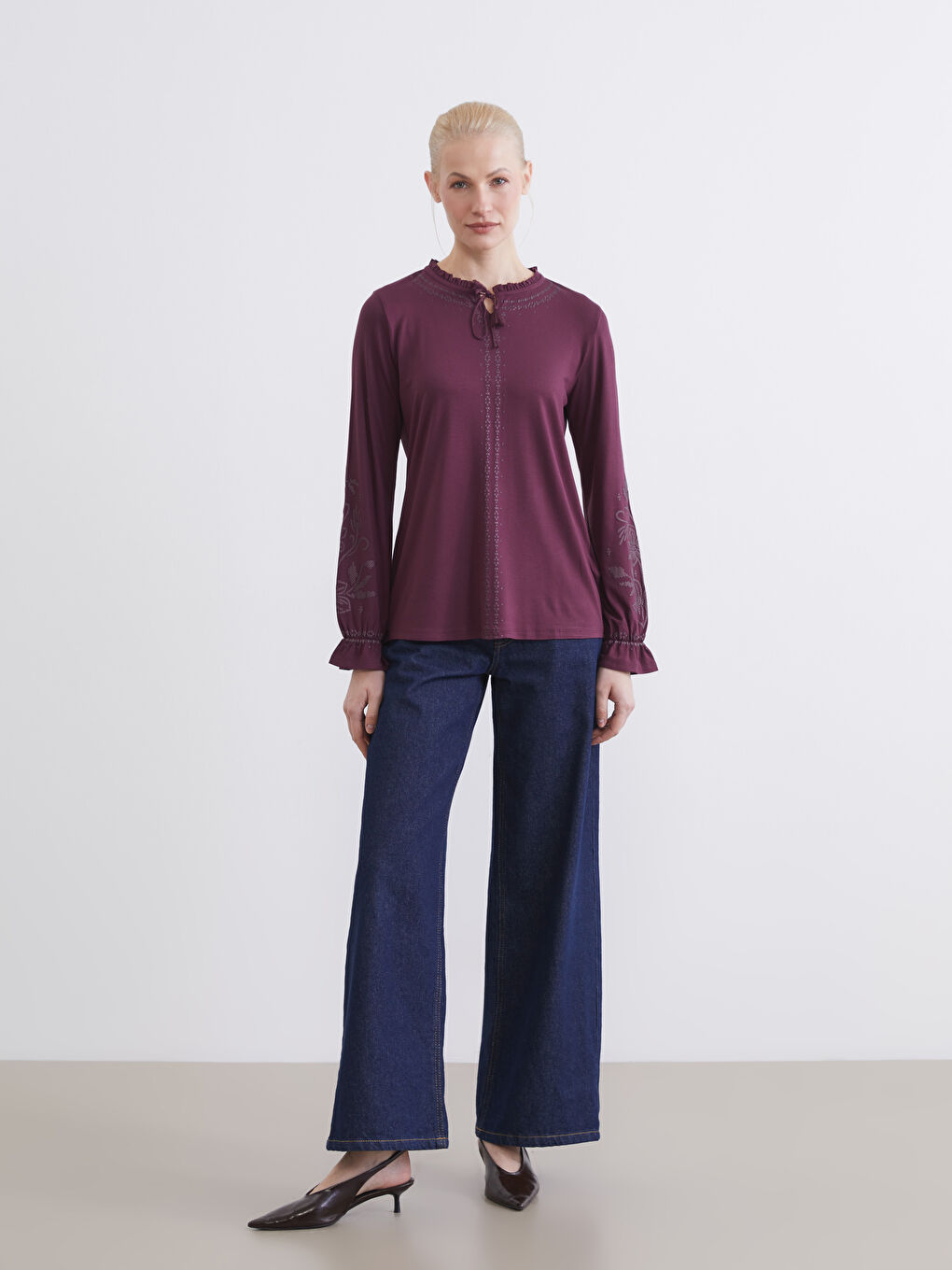 Mürdüm Bağlama Yaka Fırfırlı Desenli Bluz-1