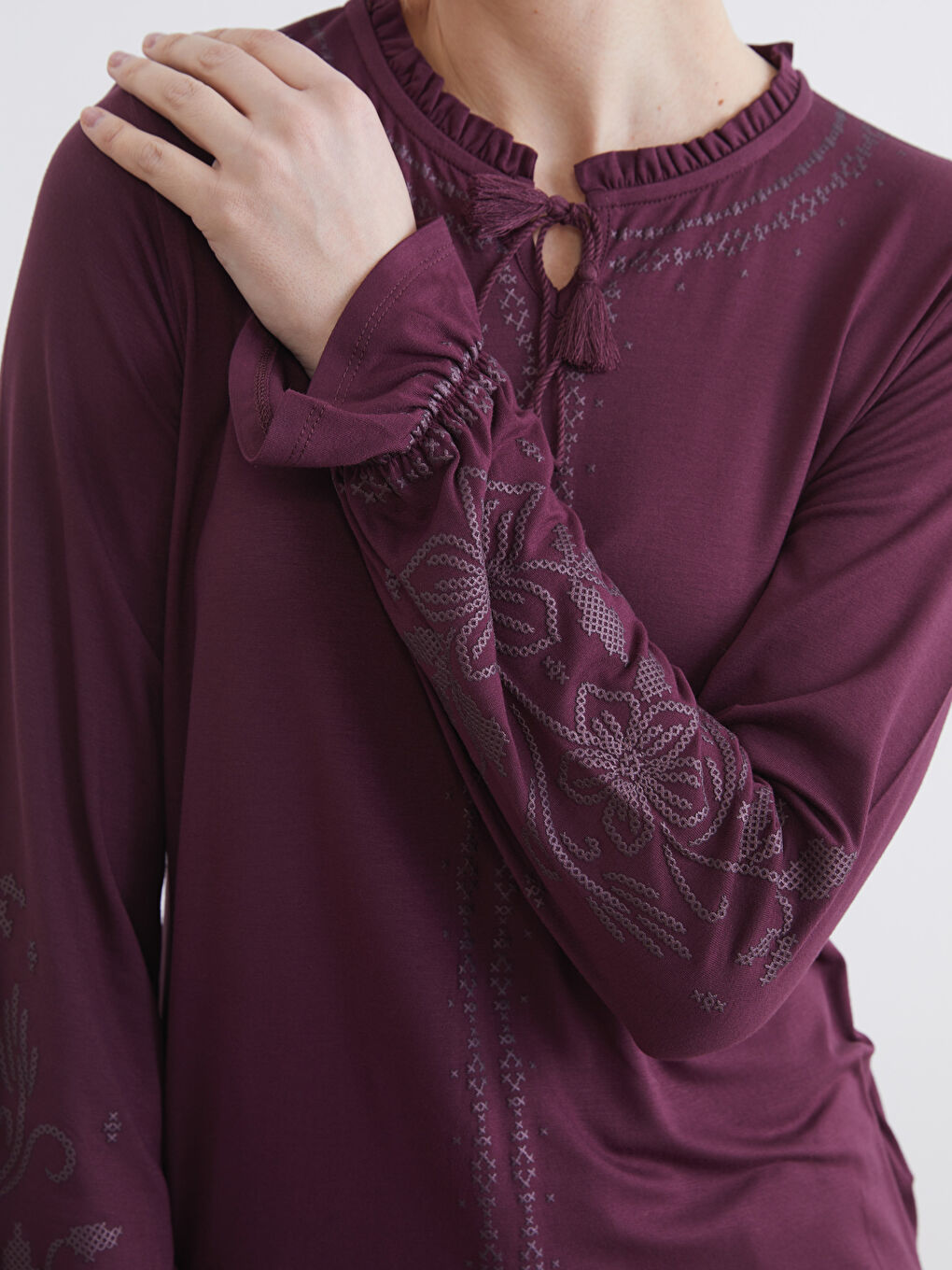 Mürdüm Bağlama Yaka Fırfırlı Desenli Bluz-2