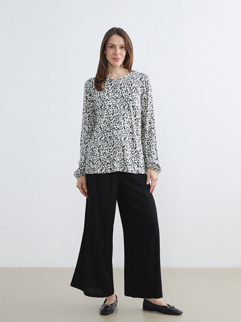 Siyah Bisiklet Yaka Desenli Bluz-1