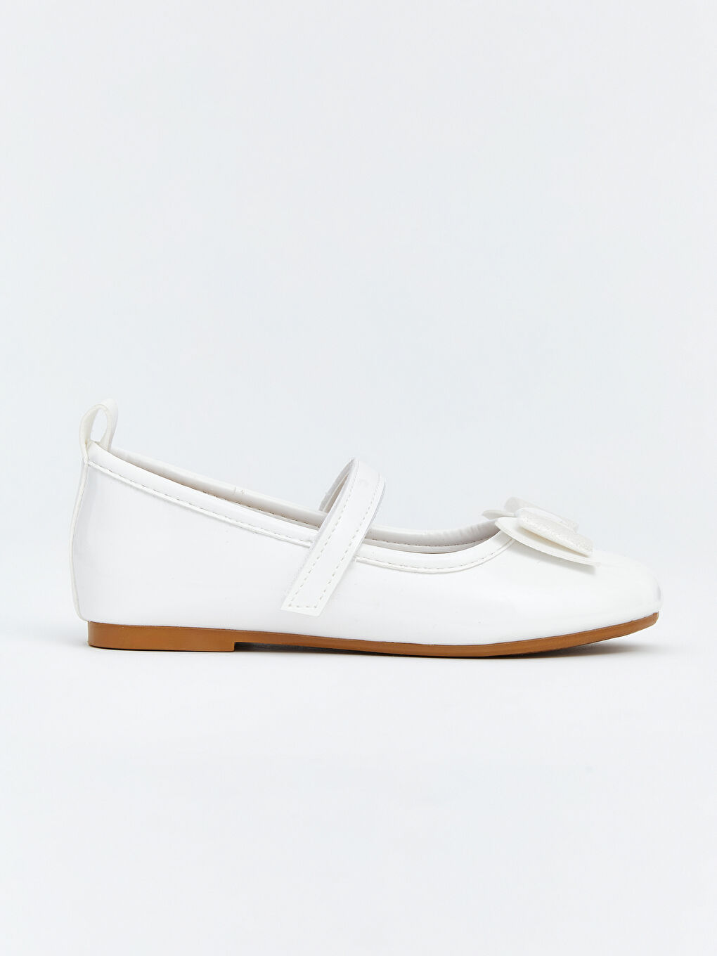 Beyaz Deri Görünümlü Kız Bebek Babet -1