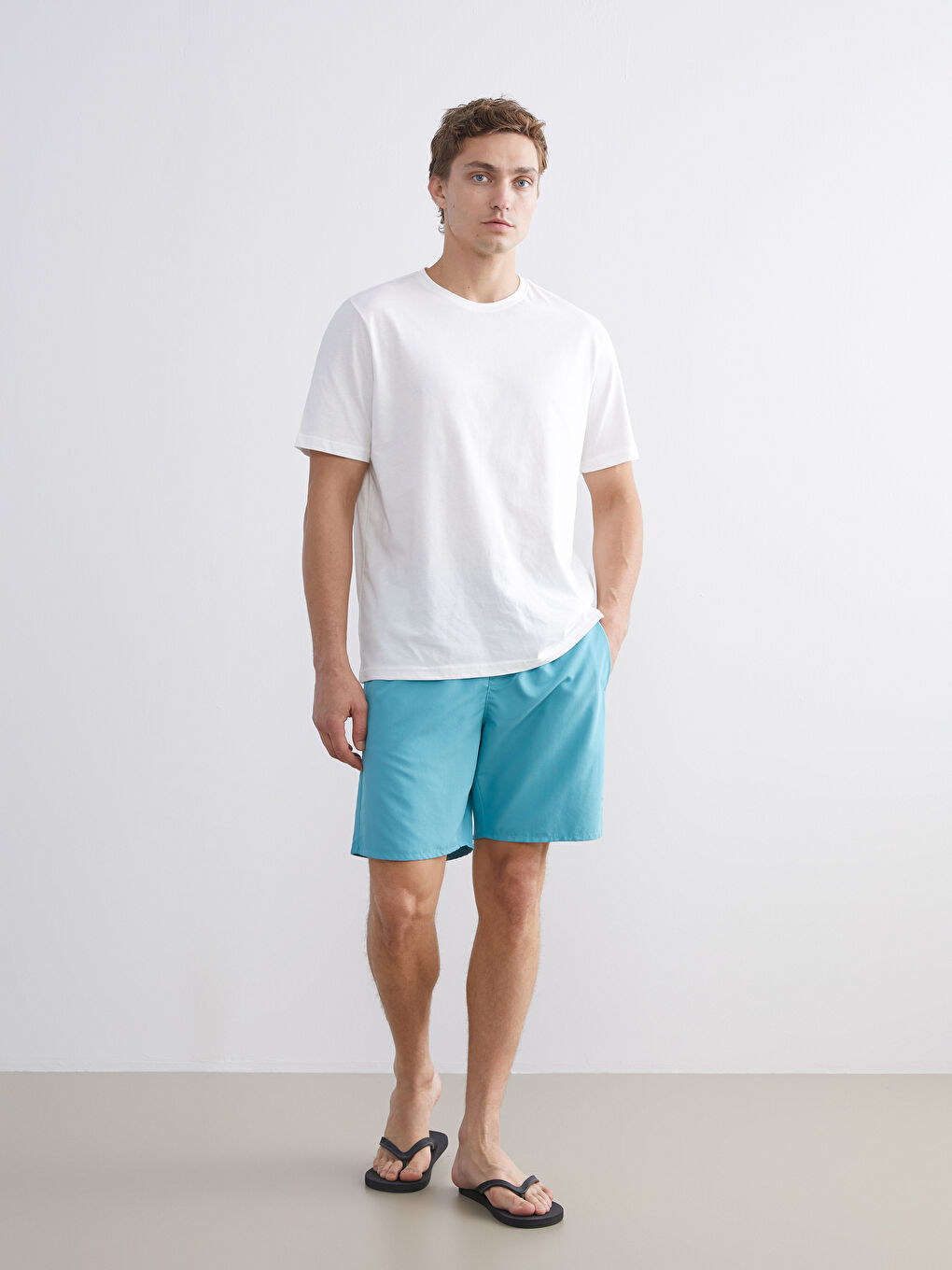 Turkuaz Diz Hizası Boy Basic Erkek Deniz Şortu