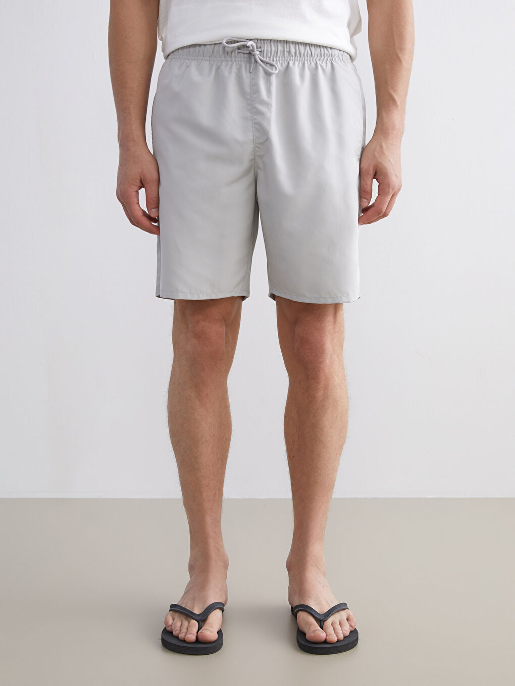 Gri Diz Hizası Boy Basic Erkek Deniz Şortu-1