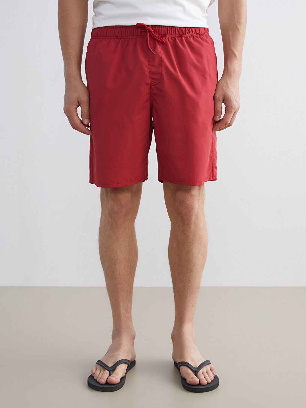 Kırmızı Diz Hizası Boy Basic Erkek Deniz Şortu-1