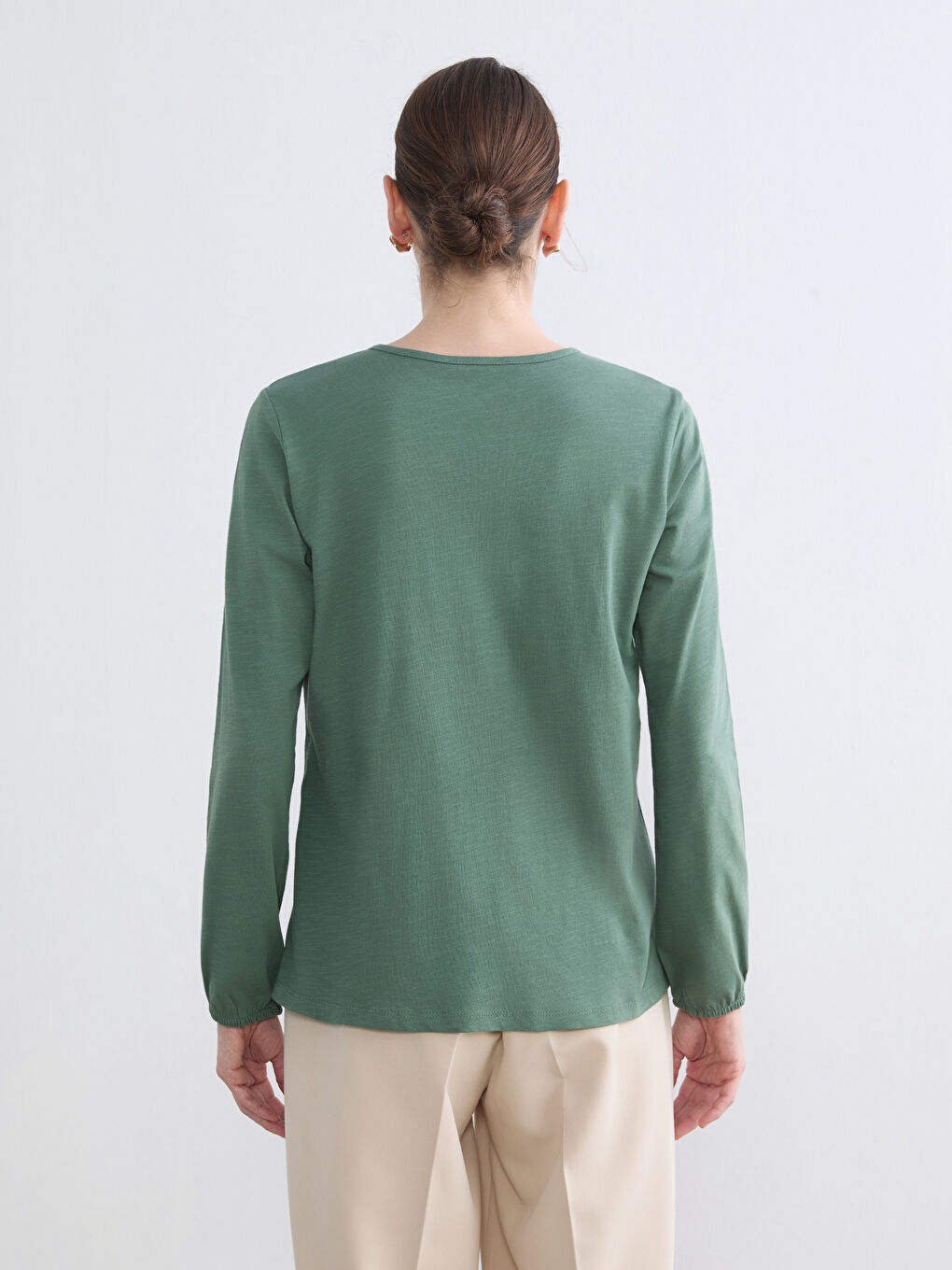 Yeşil Bağlamalı Yaka Nakışlı Bluz-3