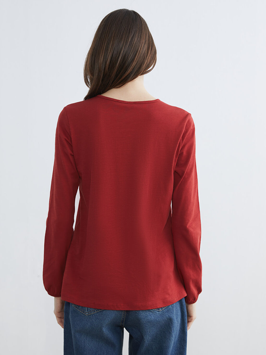 Kırmızı Bağlamalı Yaka Nakışlı Bluz-3