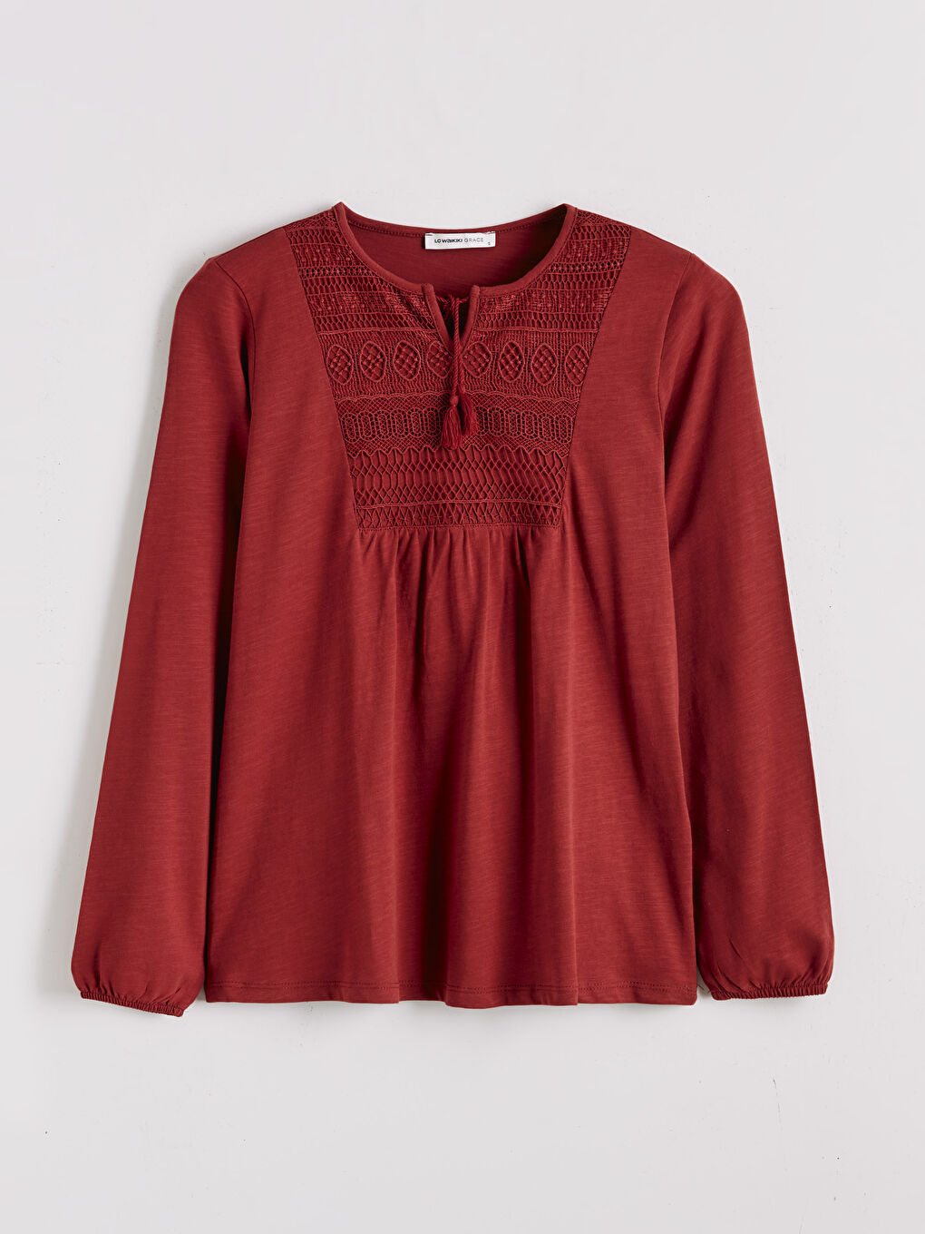 Kırmızı Bağlamalı Yaka Nakışlı Bluz-4