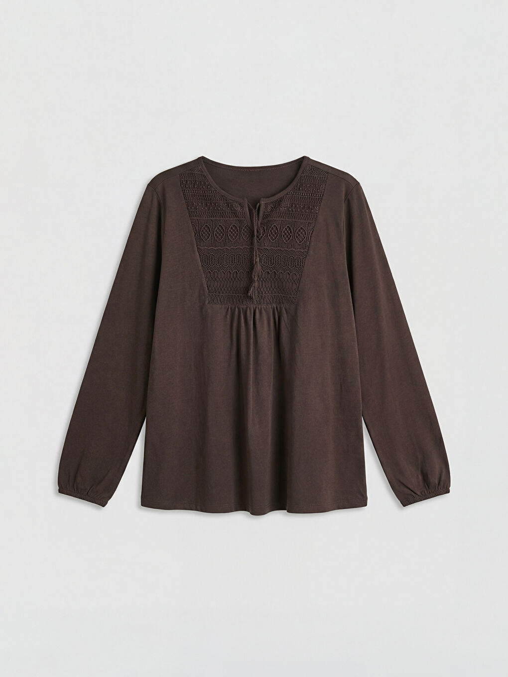 Kahverengi Bağlamalı Yaka Nakışlı Bluz
