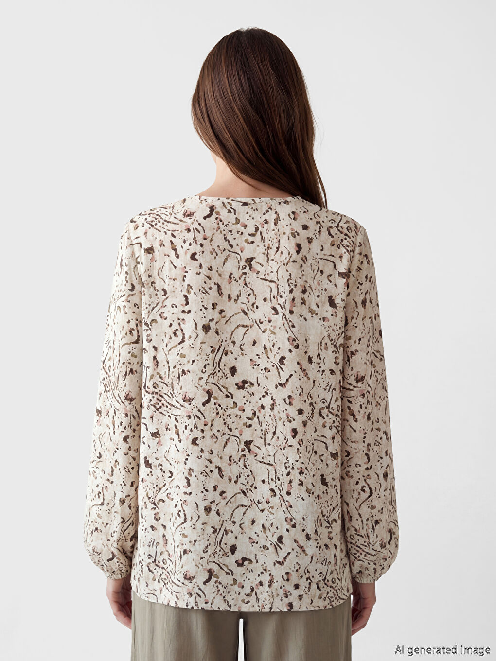 Ekru Bağlamalı Yaka Desenli Bluz-3