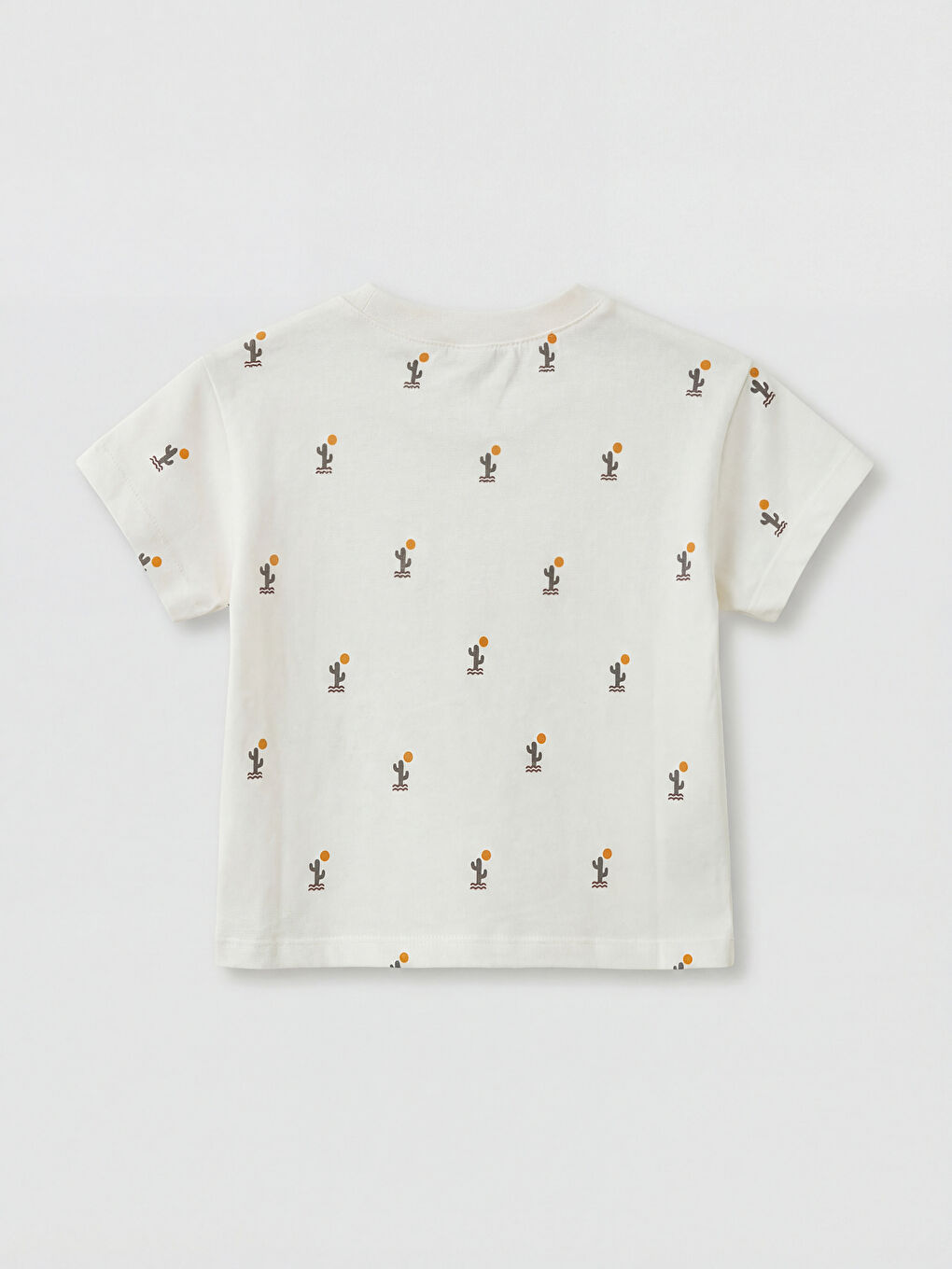 طقم تيشيرت وشورت منقوش للأولاد الرضع-3