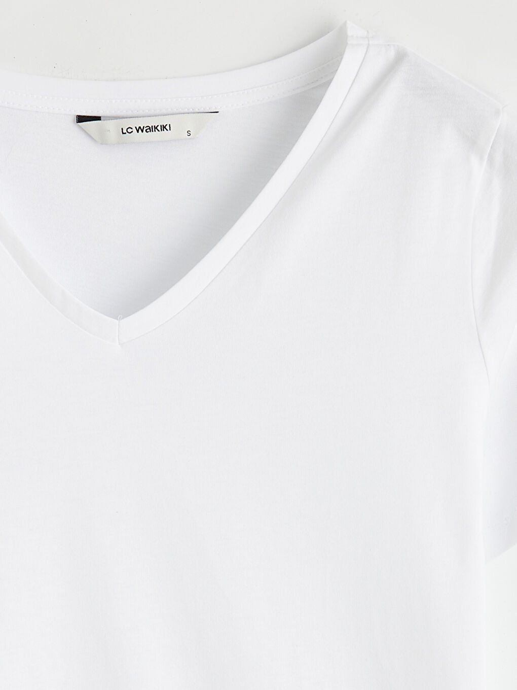 Beyaz V Yaka Kadın Tişört-5