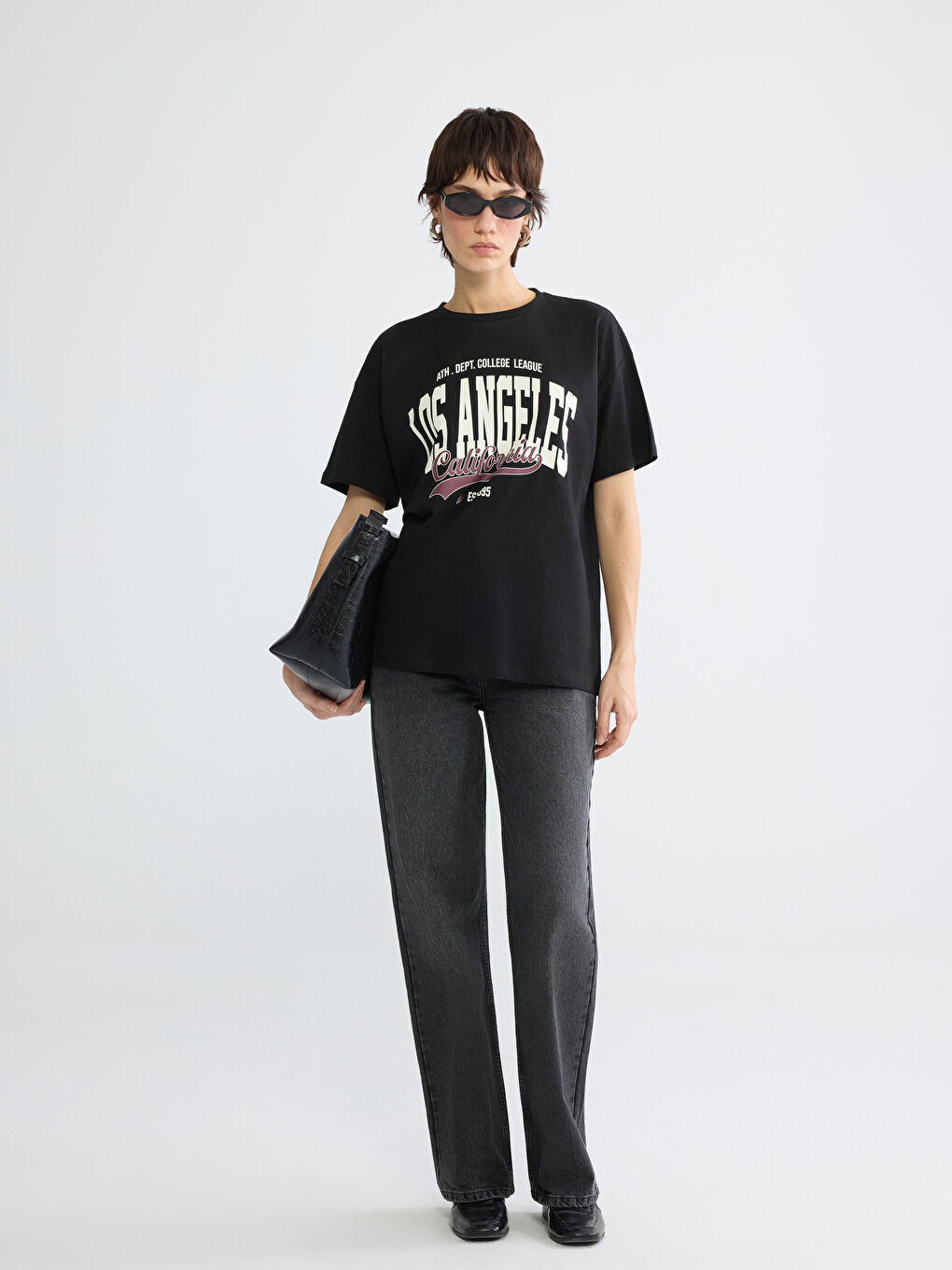 Siyah Bisiklet Yaka Los Angeles Baskılı Kadın Tişört-1