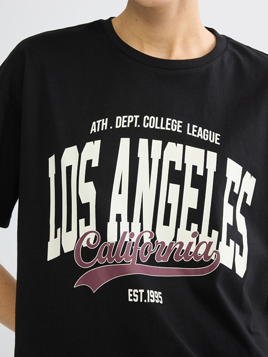 Siyah Bisiklet Yaka Los Angeles Baskılı Kadın Tişört-2
