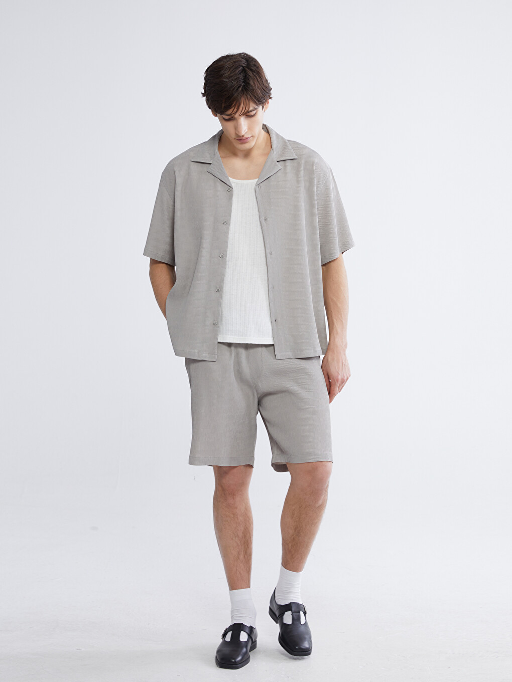 Crinkle Fabric Loose Fit Men's Shorts