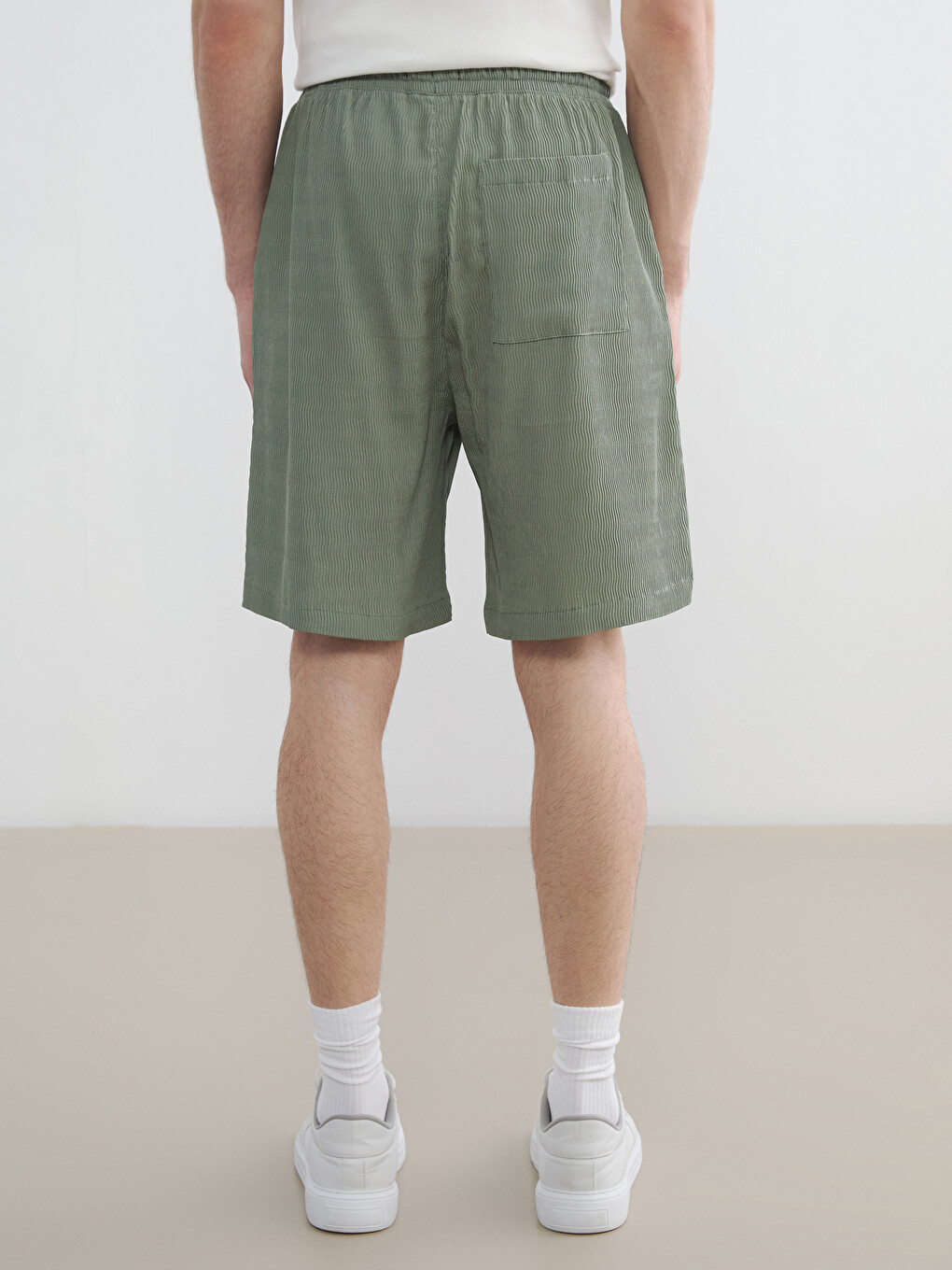 Krinkle Fabric Loose Fit Men's Shorts-6