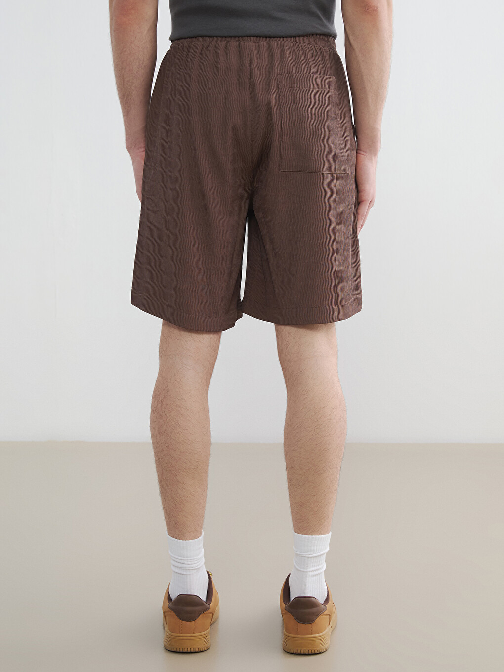 Crinkle Fabric Loose Fit Men's Shorts-6