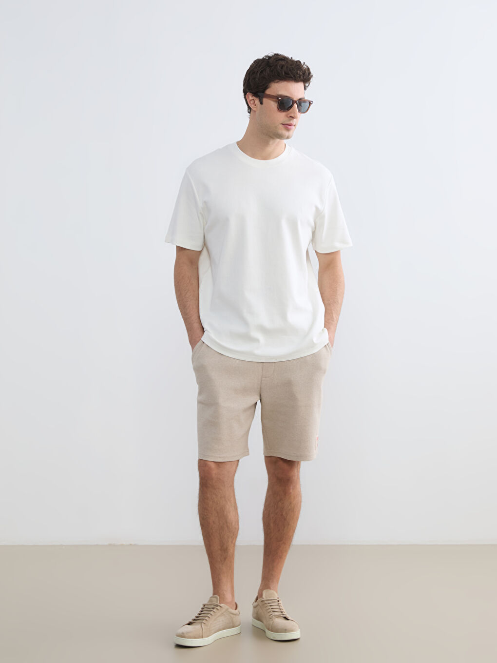 Bej Standart Kalıp Erkek Şort