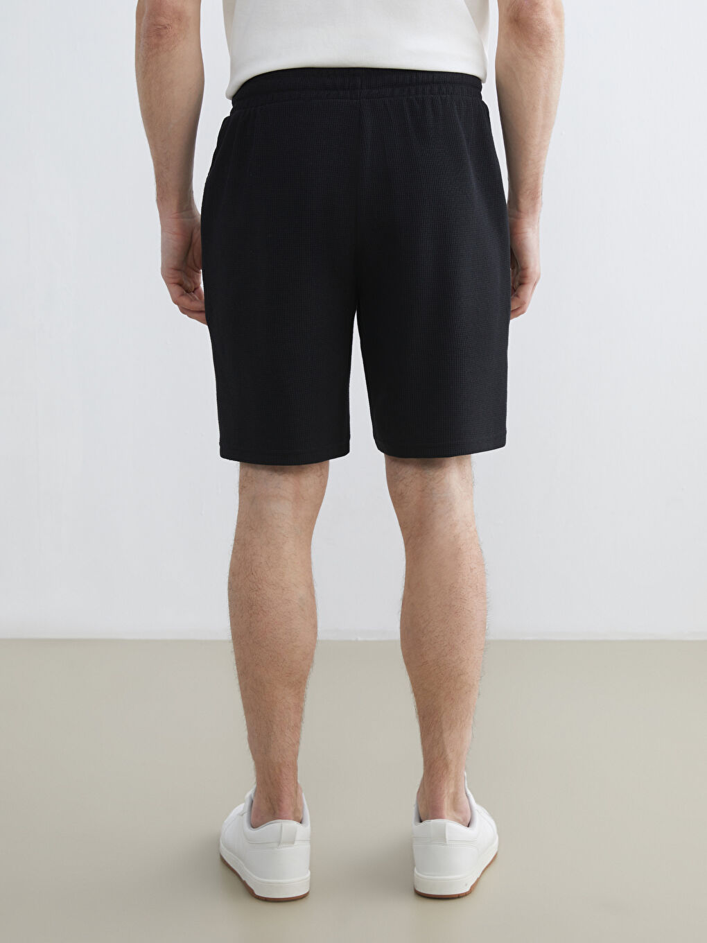 Siyah Standart Kalıp Erkek Şort-3