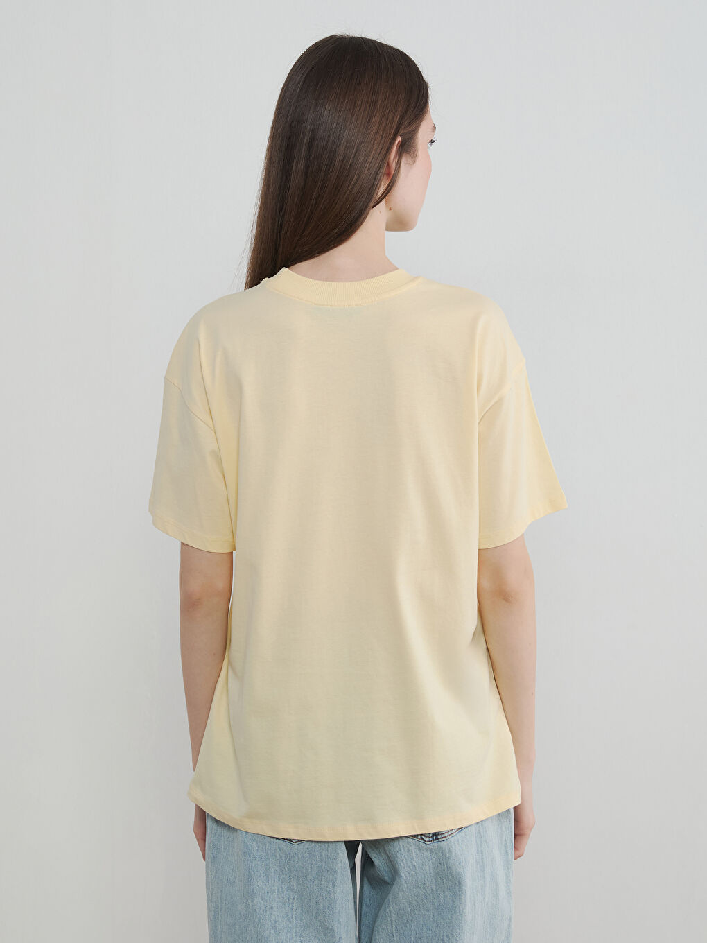 Sarı Bisiklet Yaka Baskılı Kadın Tişört-3