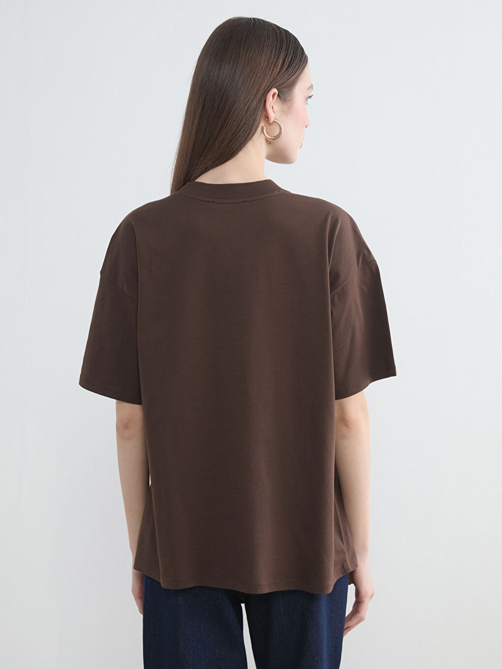 Kahverengi Bisiklet Yaka Baskılı Kadın Tişört-3