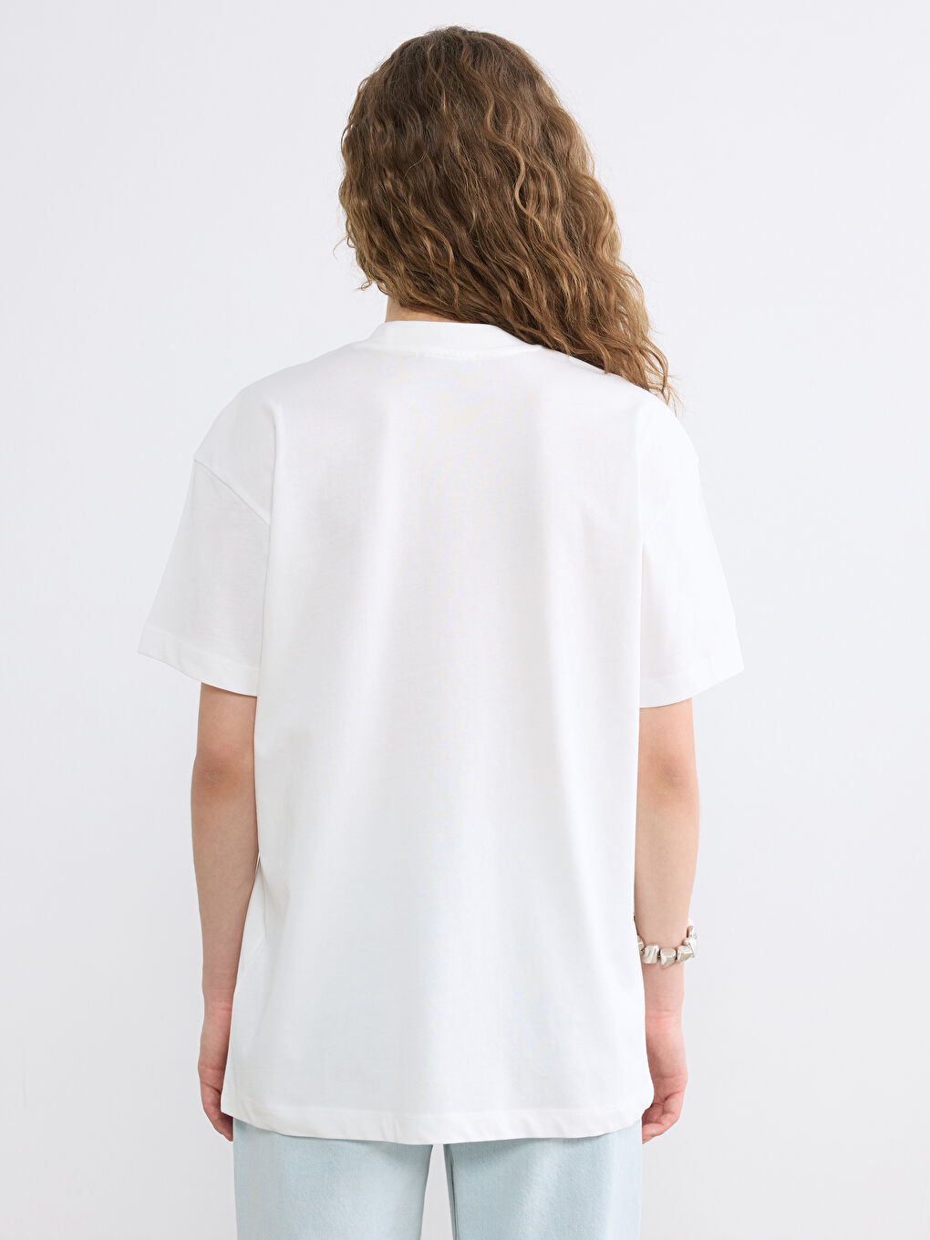 Beyaz Bisiklet Yaka Puantiyeli Kadın Tişört-3