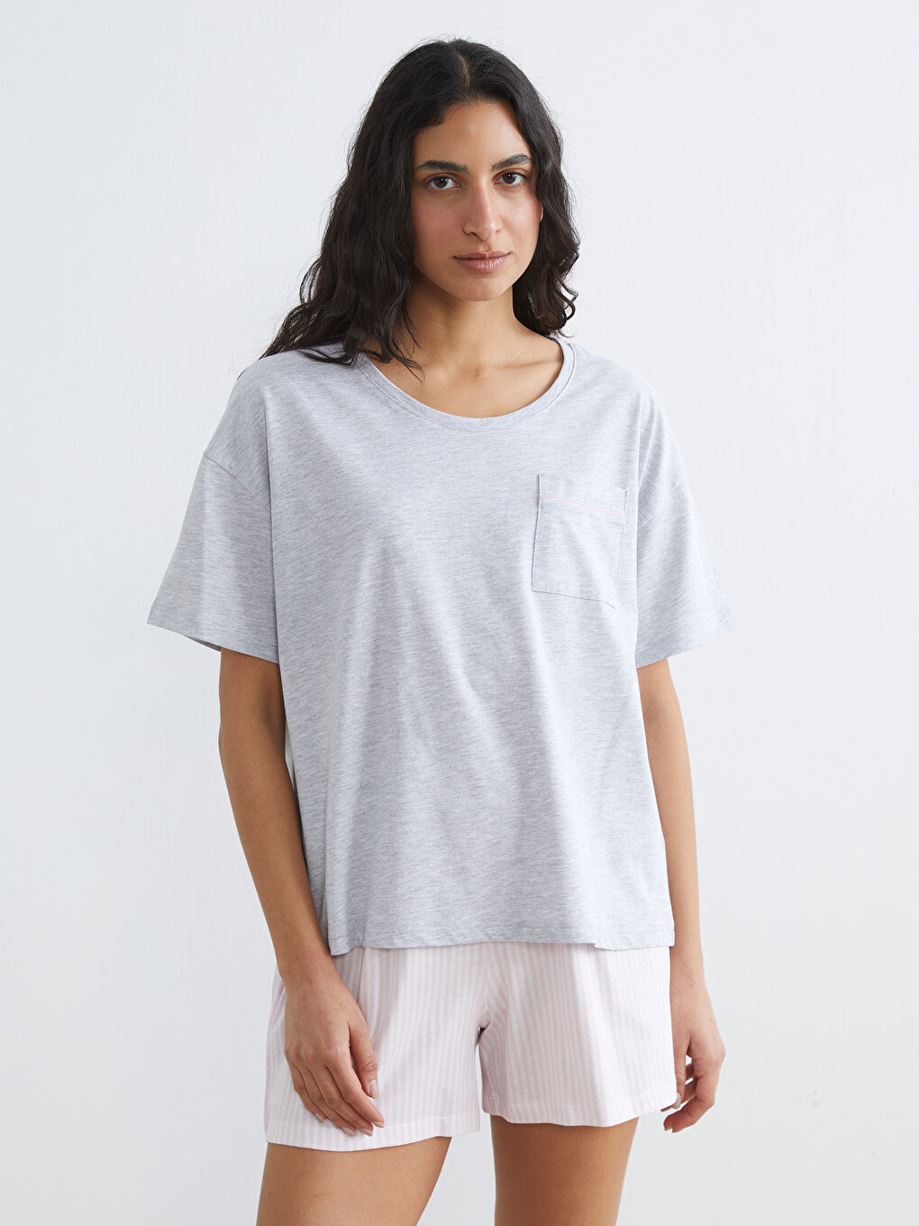 Pembe Çizgili Kadın Şortlu Pijama Takımı-1