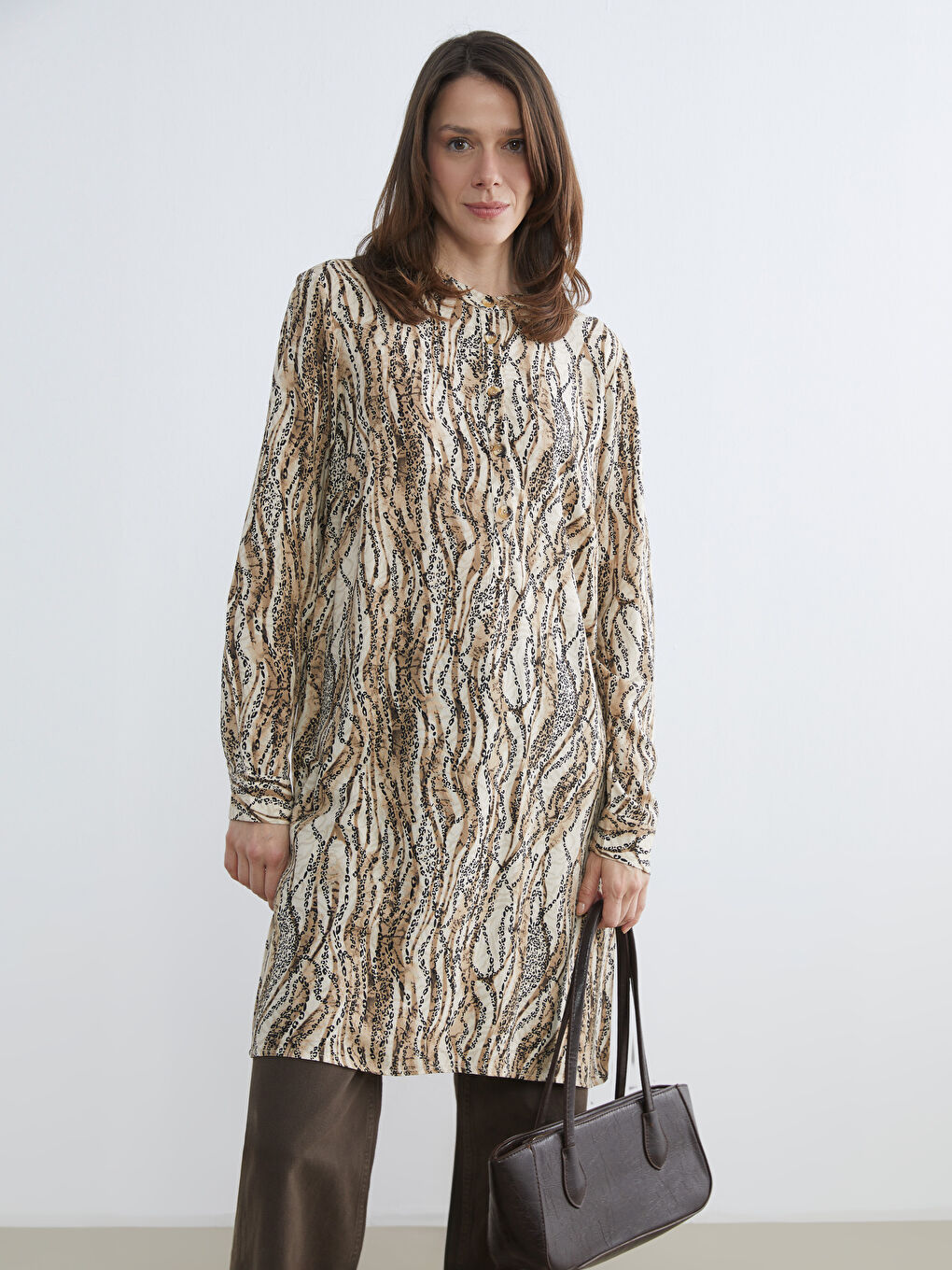 Kahverengi Hakim Yaka Desenli Kadın Tunik