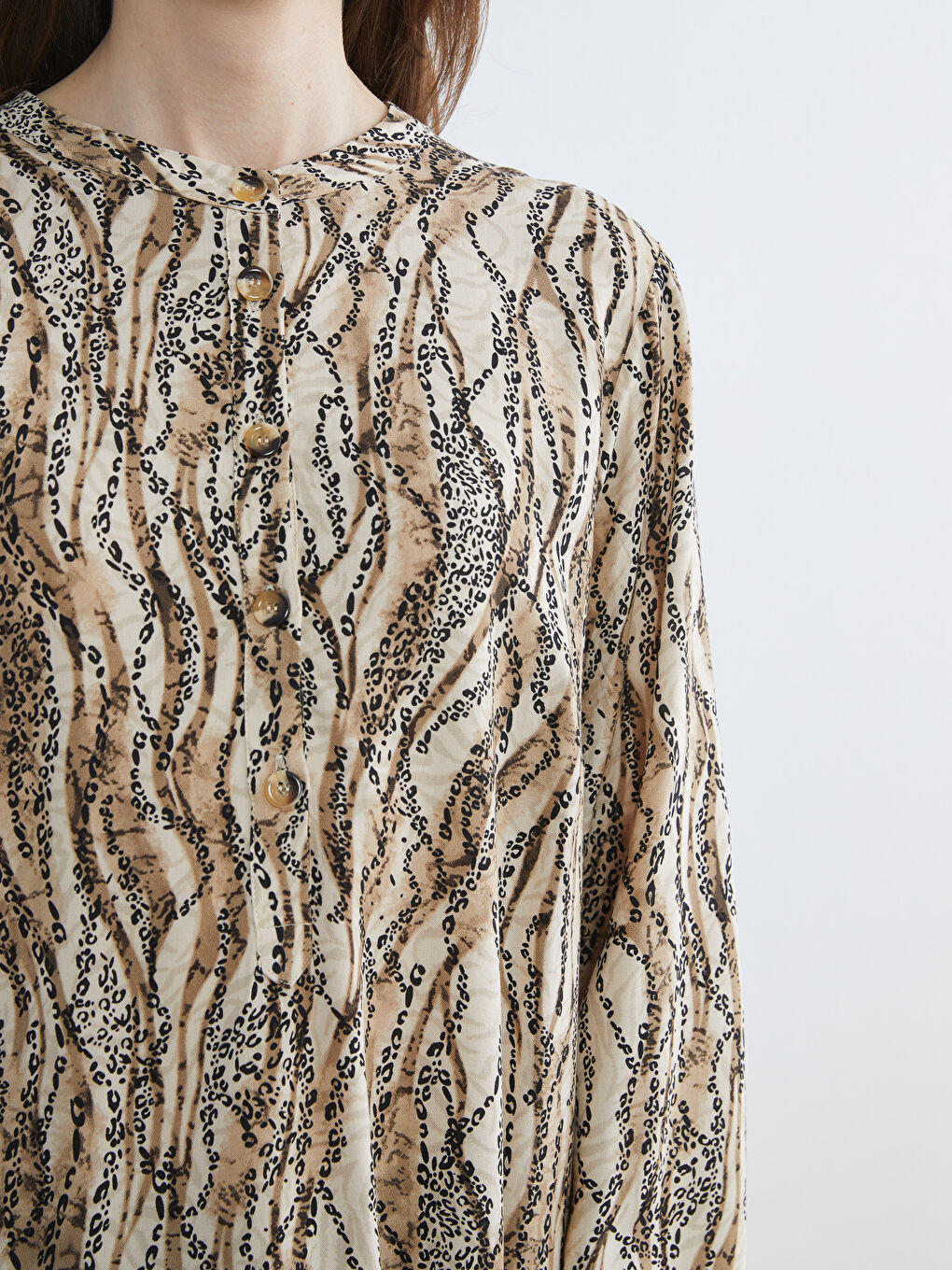 Kahverengi Hakim Yaka Desenli Kadın Tunik-2