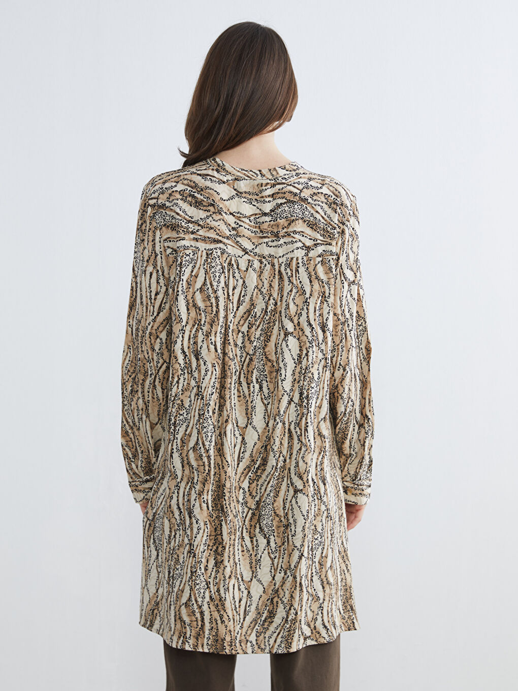 Kahverengi Hakim Yaka Desenli Kadın Tunik-3