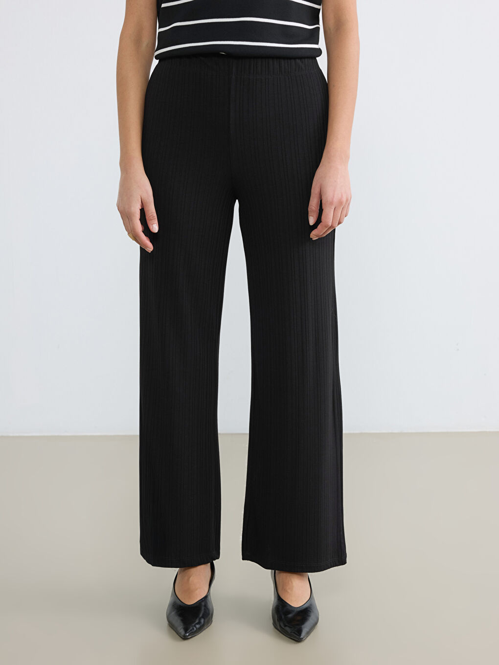 Siyah Beli Lastikli Dokulu Kadın Pantolon-1