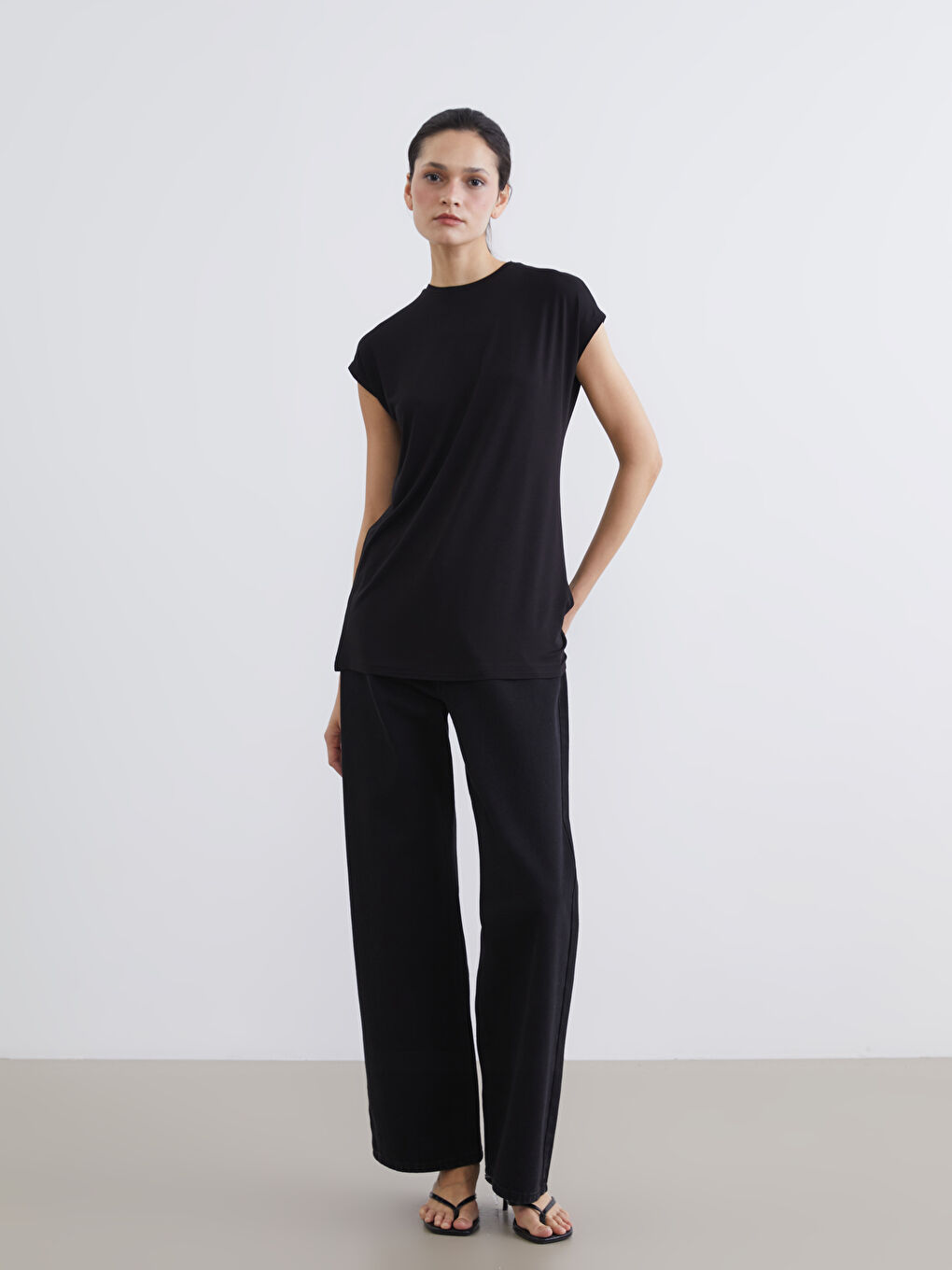 Siyah Bisiklet Yaka Kadın Tunik	-1