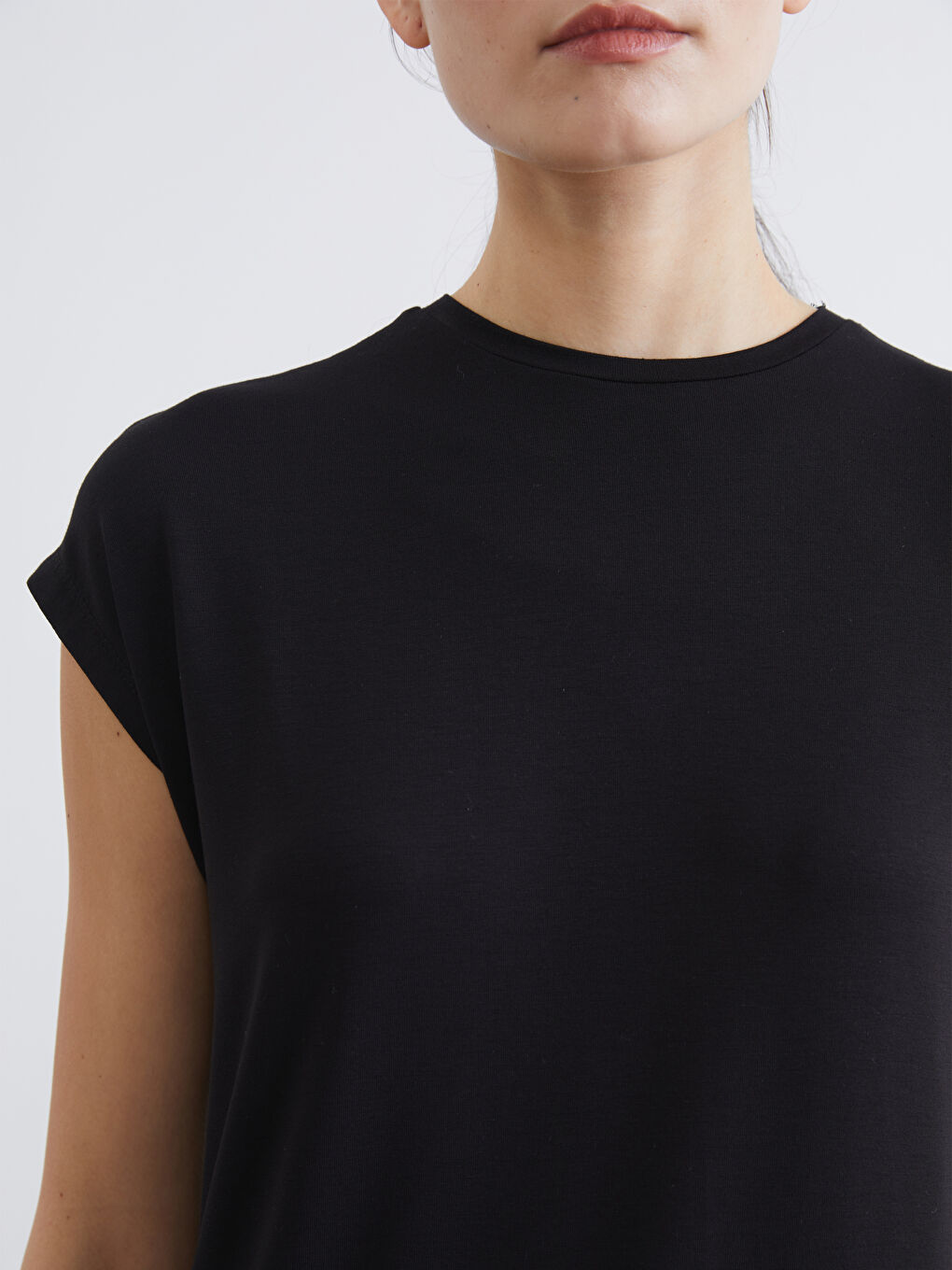 Siyah Bisiklet Yaka Kadın Tunik	-2