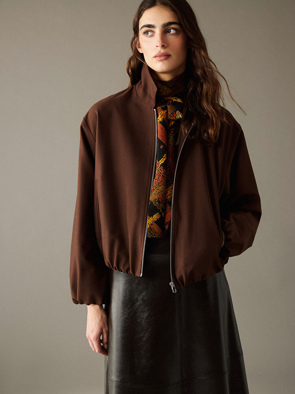 Jachetă pentru femei cu guler tip cămașă-1