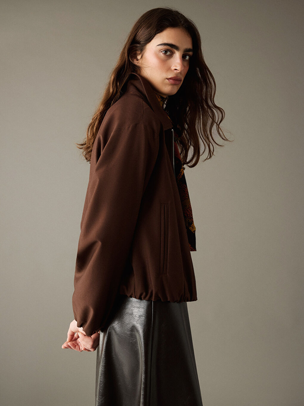 Jachetă pentru femei cu guler tip cămașă-8