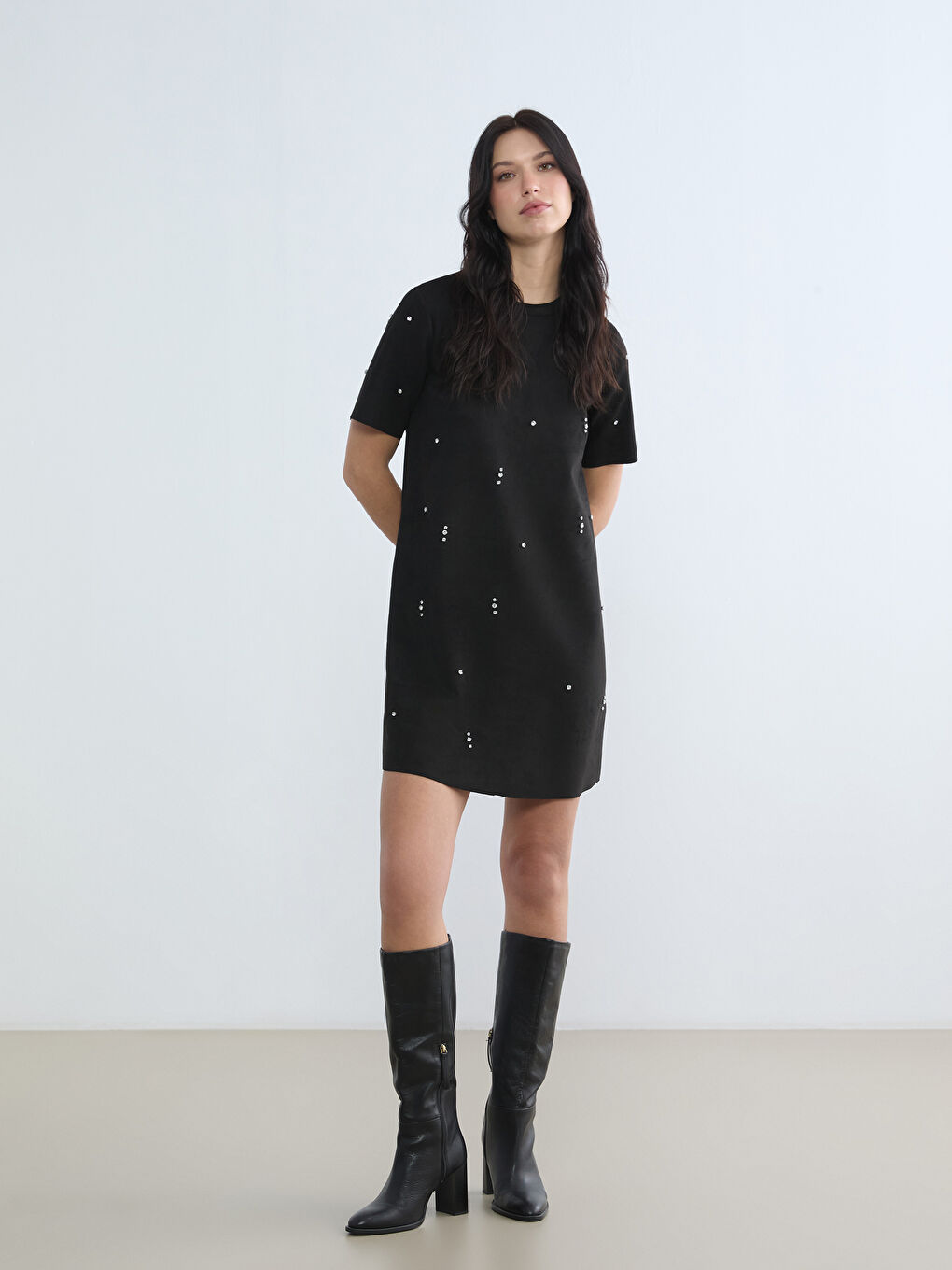 Siyah Bisiklet Yaka Taşlı Mini Elbise