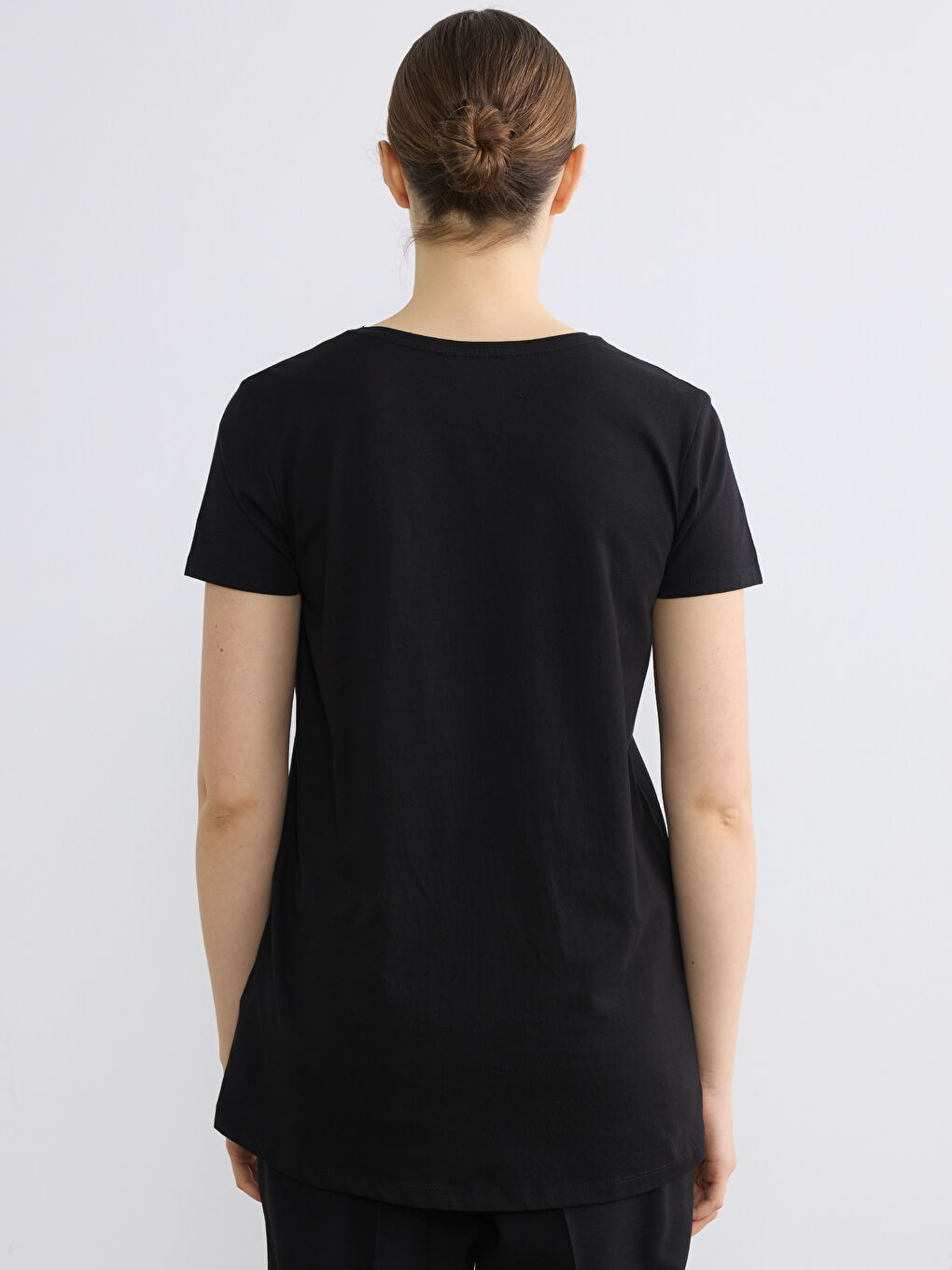 Siyah Bisiklet Yaka Baskılı Kadın Tişört-3