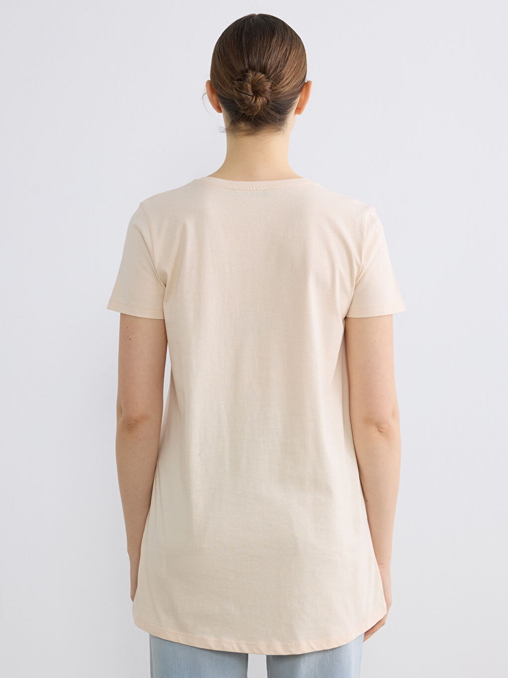 Bej Bisiklet Yaka Baskılı Kadın Tişört-3