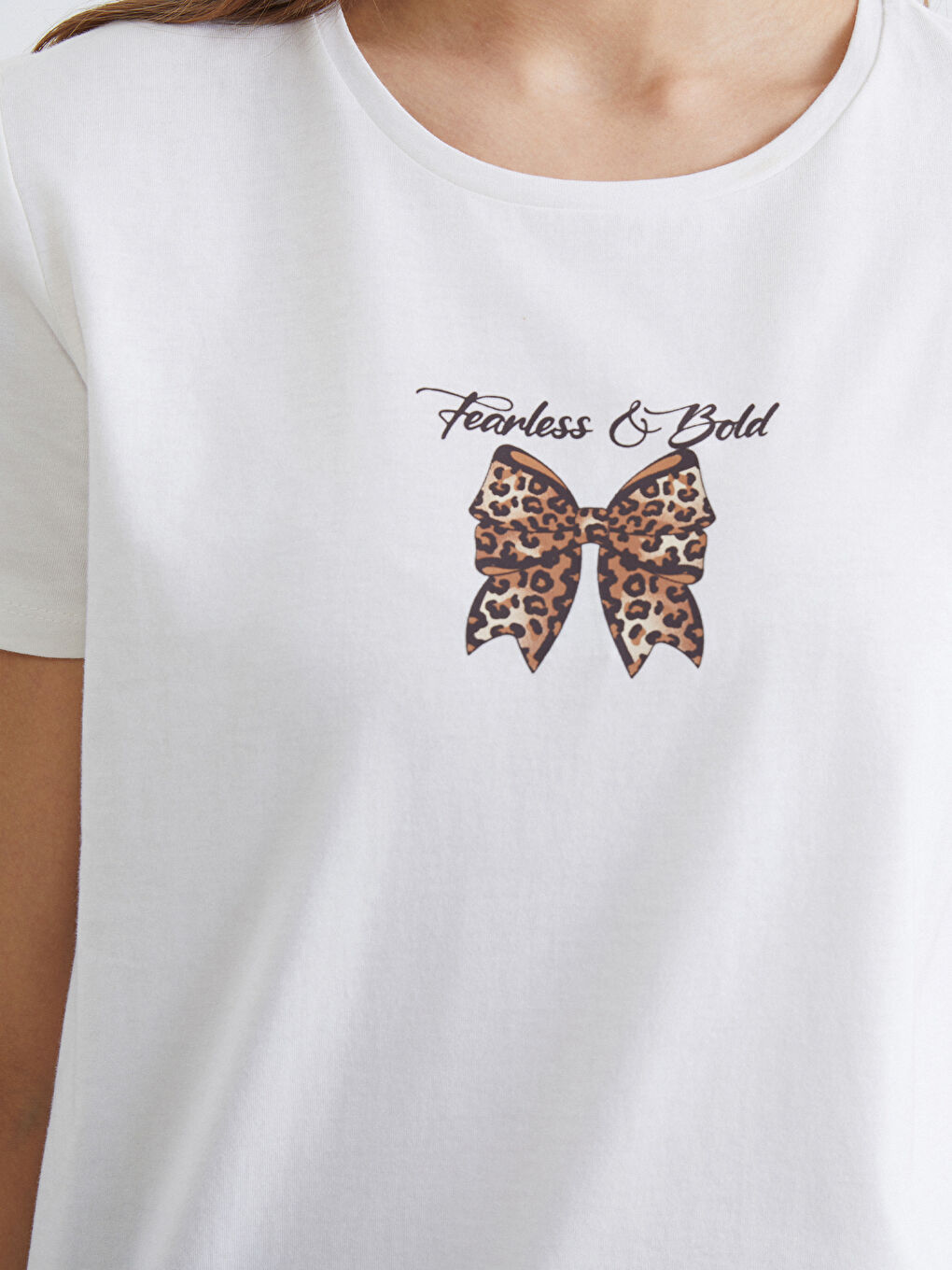 Beyaz Bisiklet Yaka Baskılı Kadın Tişört-2