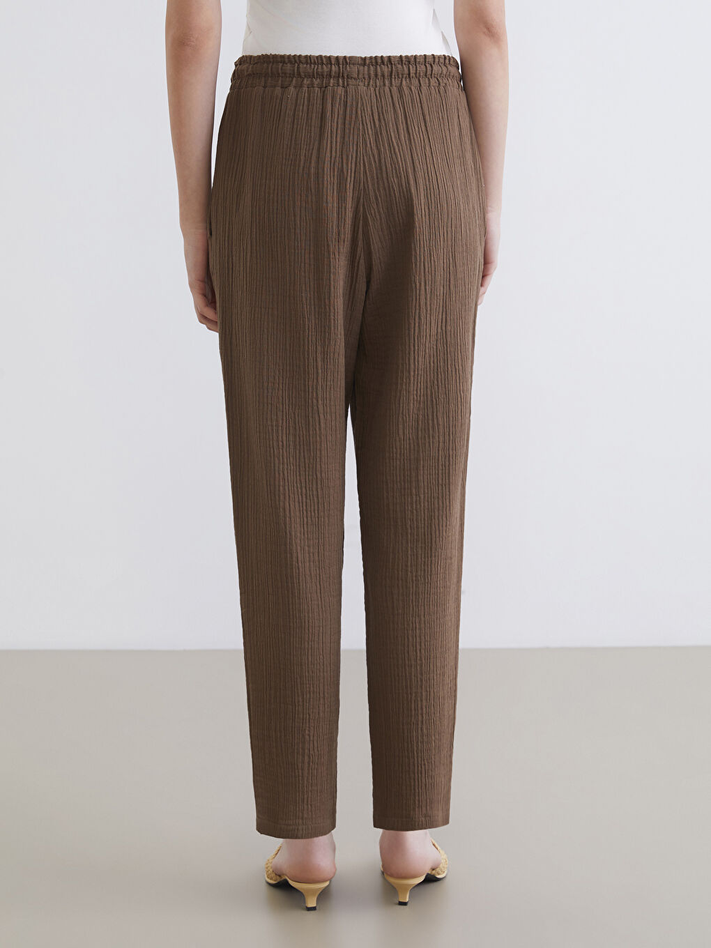 Kahverengi Beli Lastikli Havuç Kesim Kadın Müslin Pantolon	-3