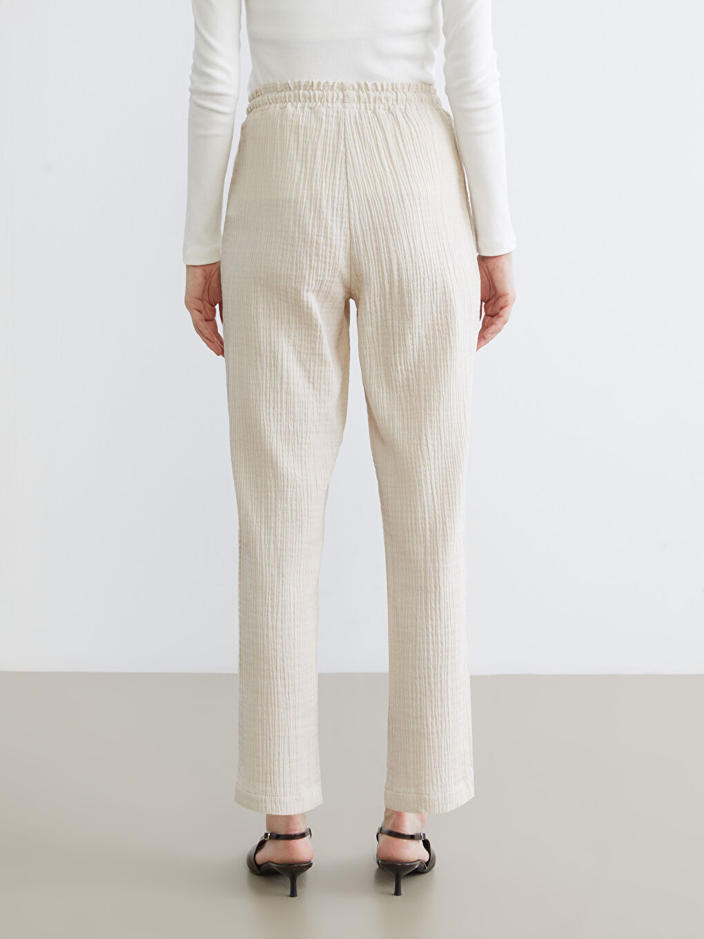 Bej Beli Lastikli Havuç Kesim Kadın Müslin Pantolon	-3