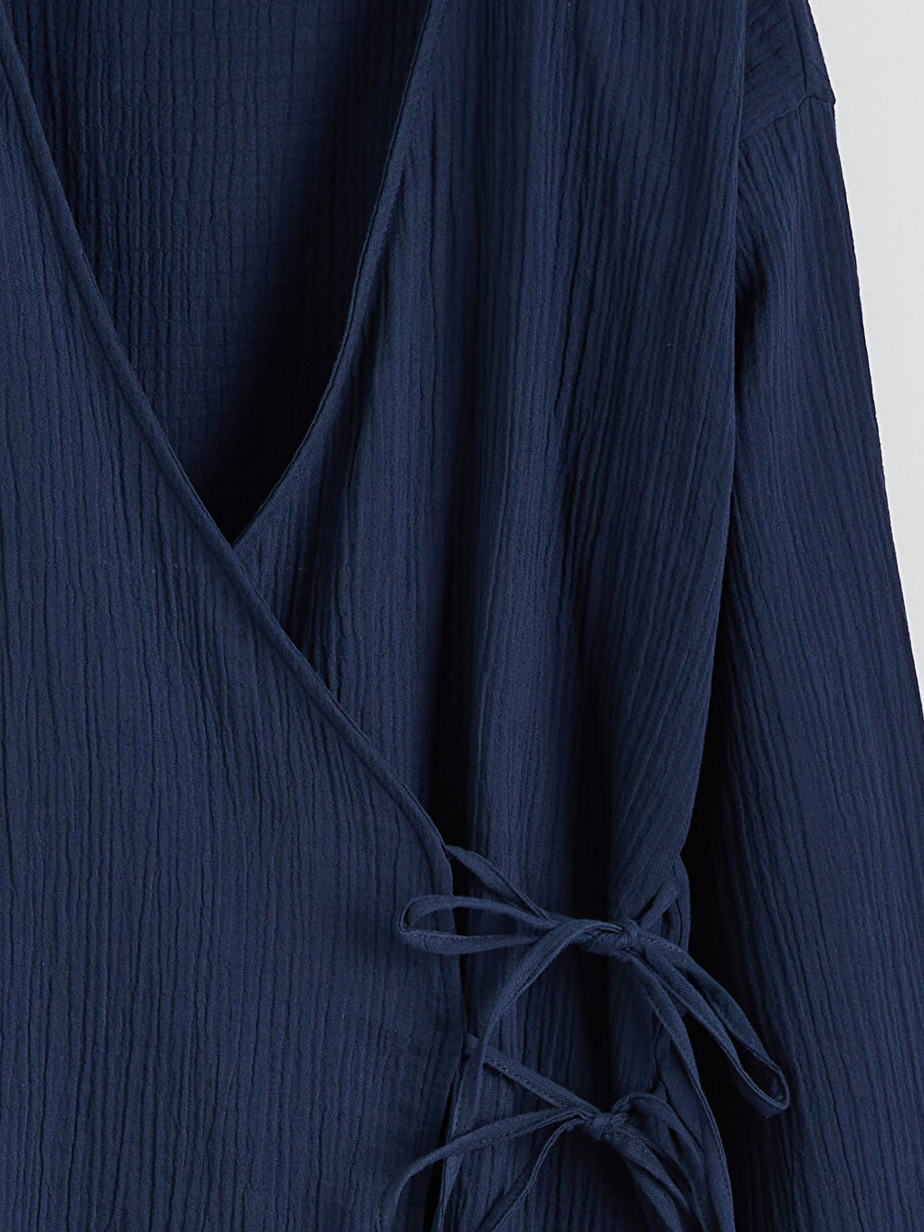 Lacivert Kruvaze Yaka Dokulu Kadın Müslin Kimono-5