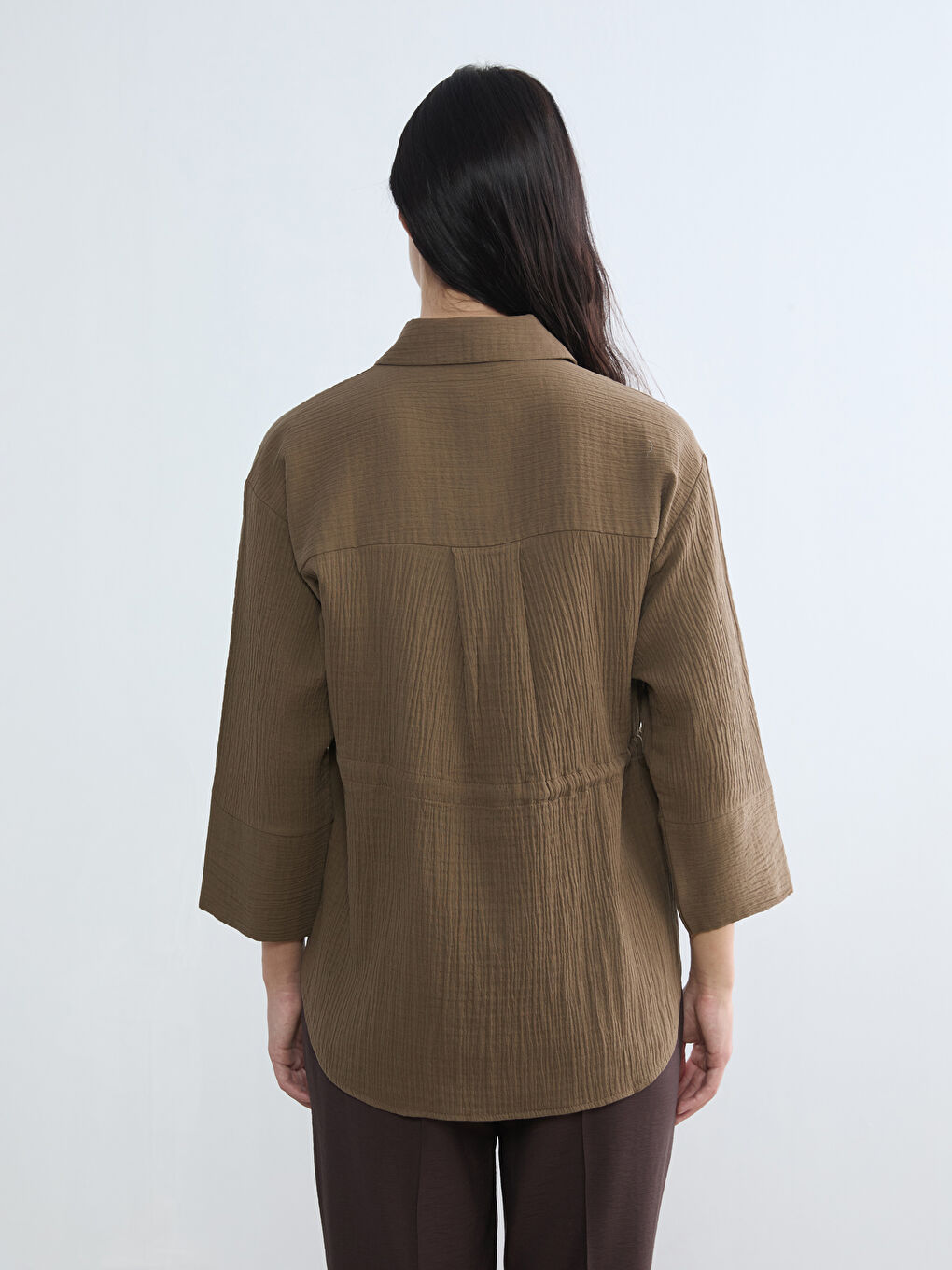 Kahverengi Bağlamalı Dokulu Kadın Müslin Gömlek-3