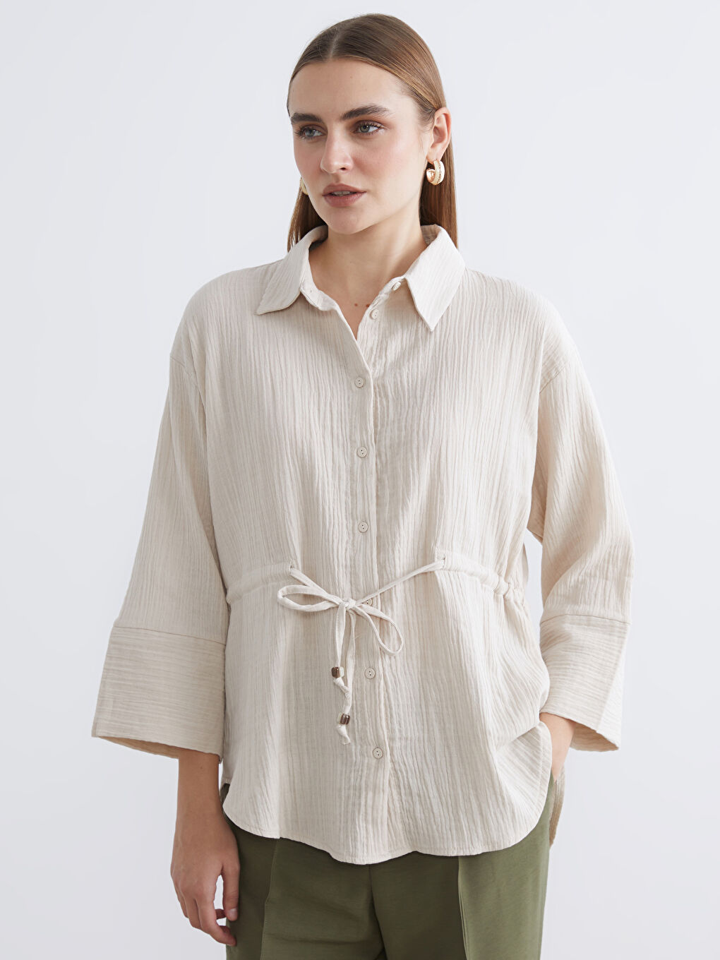 Bej Bağlamalı Dokulu Kadın Müslin Gömlek