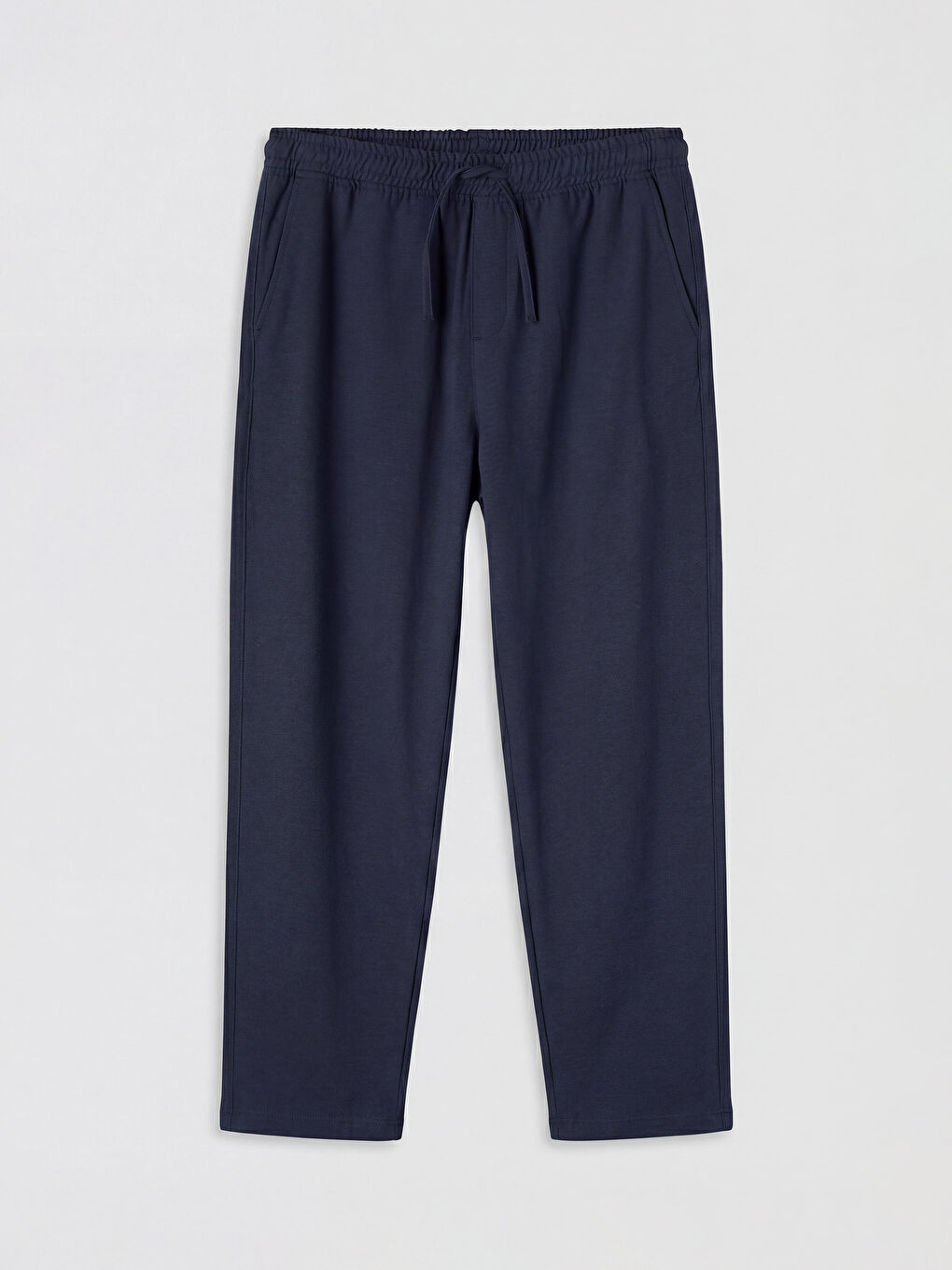 بنطلون رجالي بقصة مريحة بملمس يشبه الكتان