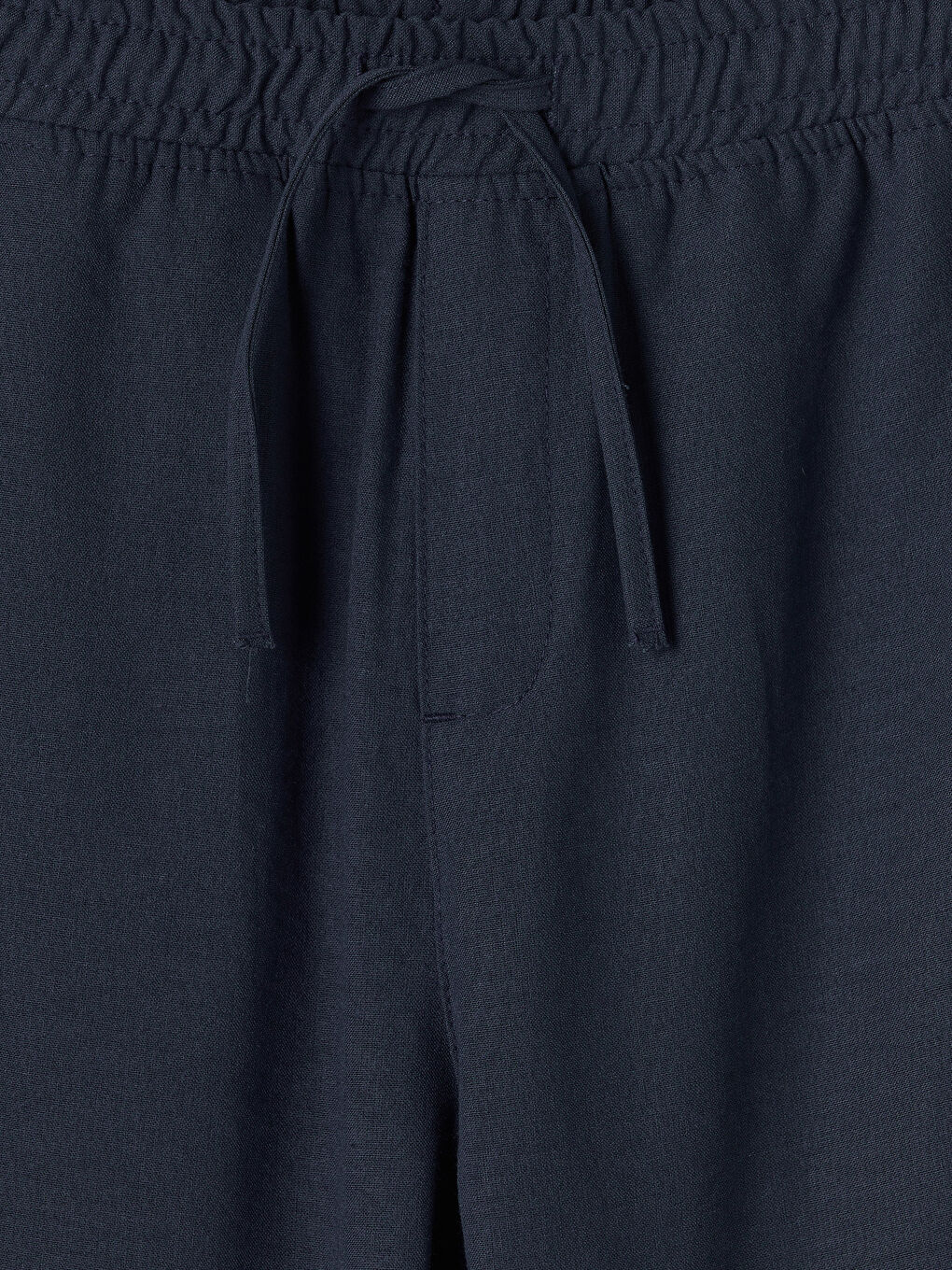 بنطلون رجالي بقصة مريحة بملمس يشبه الكتان-2