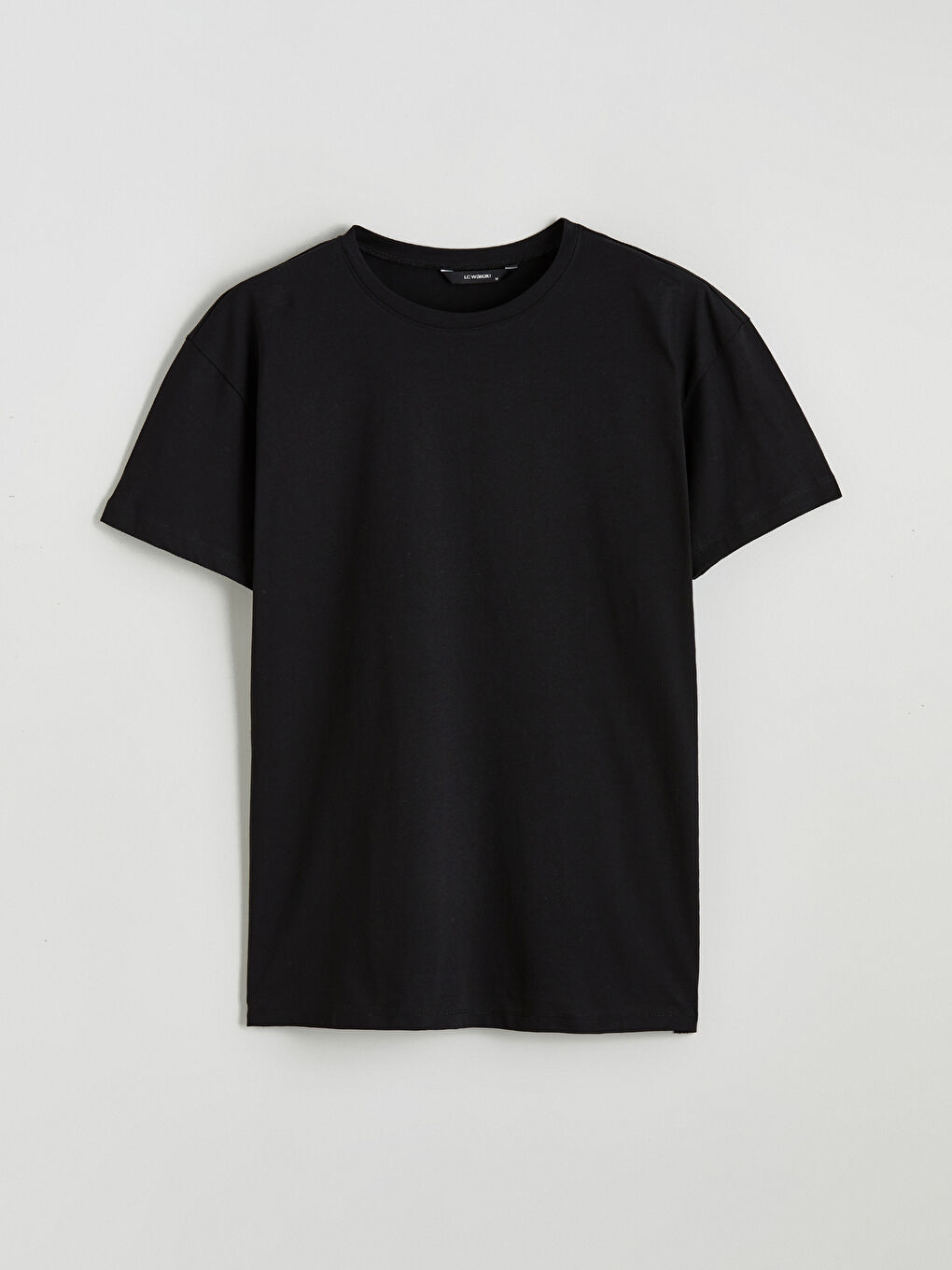 Siyah Bisiklet Yaka Yırtmaçlı Kadın Tişört-4