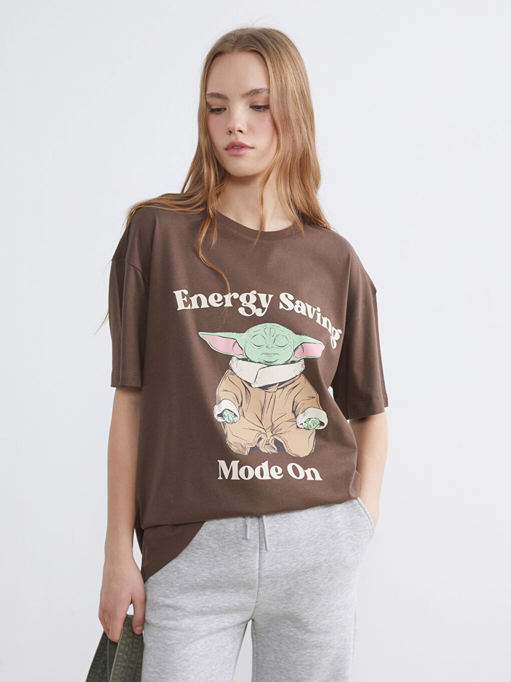 the mandalorian принтті әйелдер футболкасы