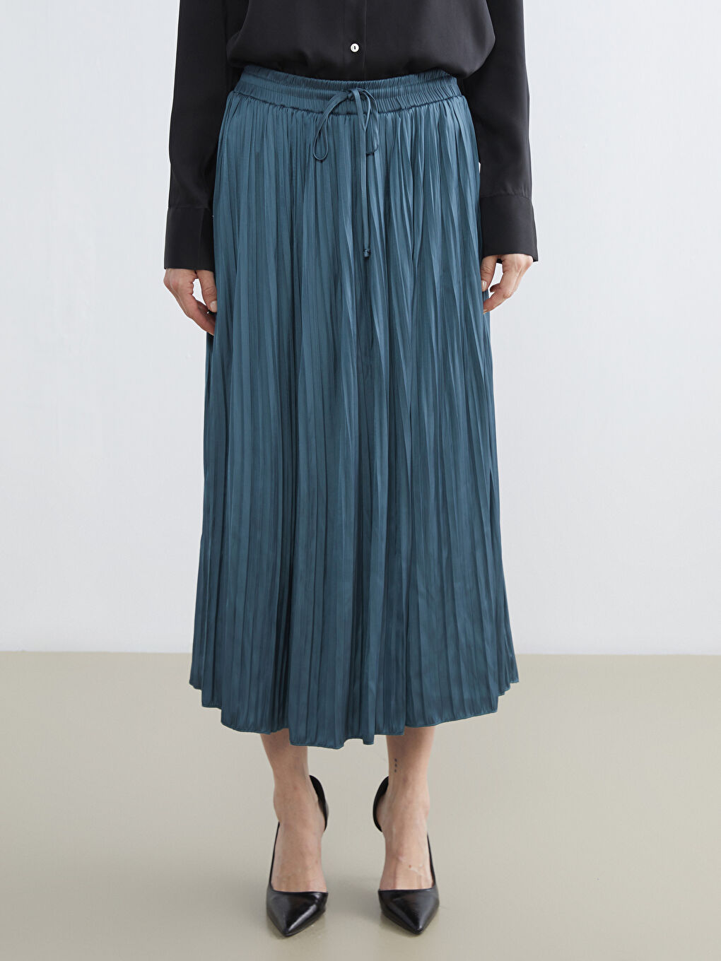 Yeşil Beli Lastikli Saten Pileli Etek-1