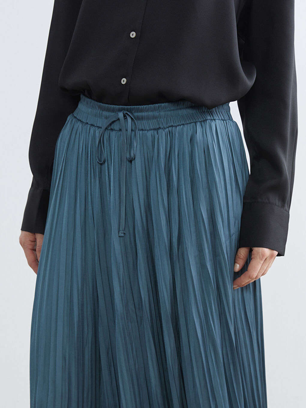 Yeşil Beli Lastikli Saten Pileli Etek-2